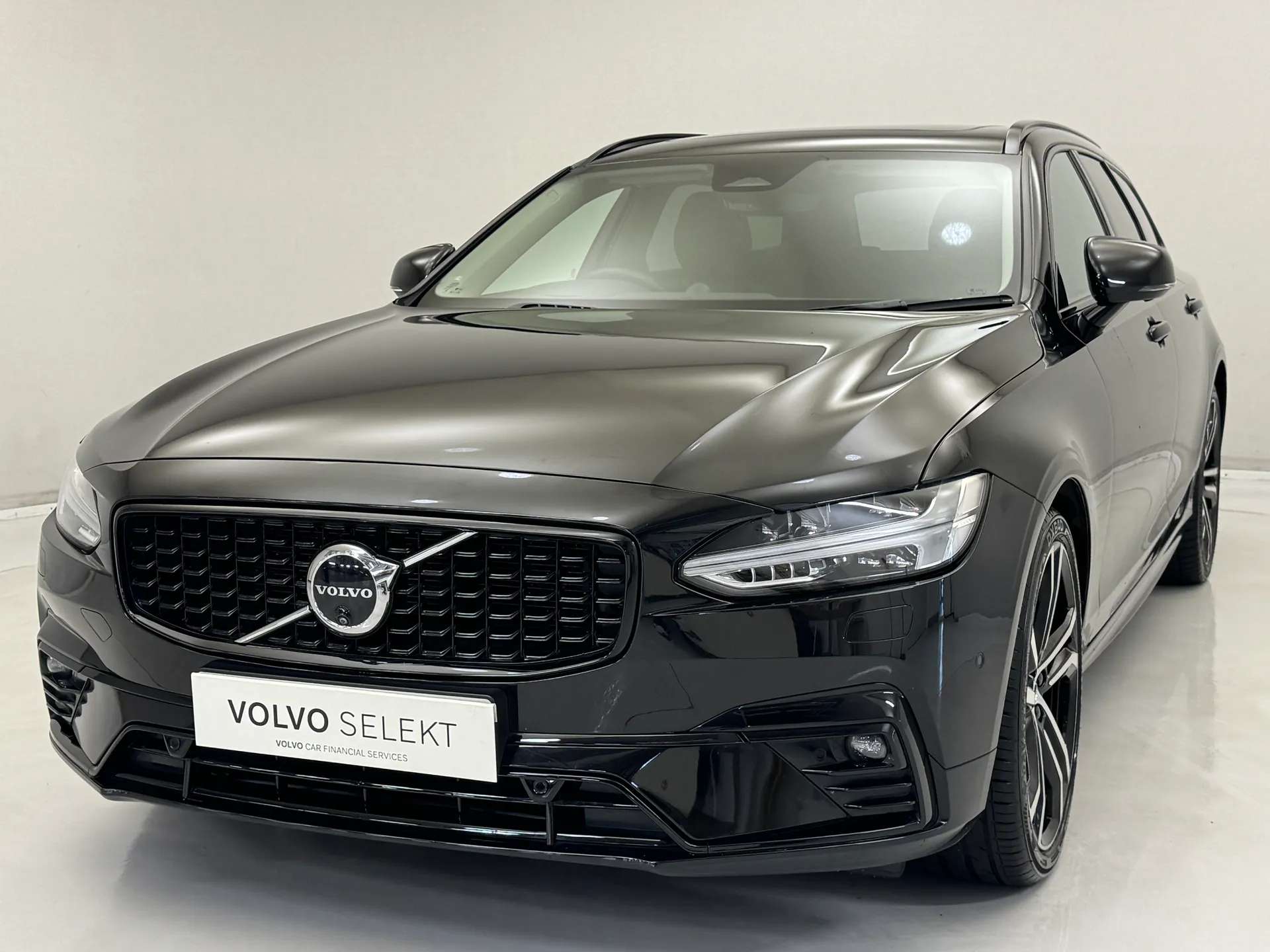 2023 VOLVO V90 2023 VOLVO V90