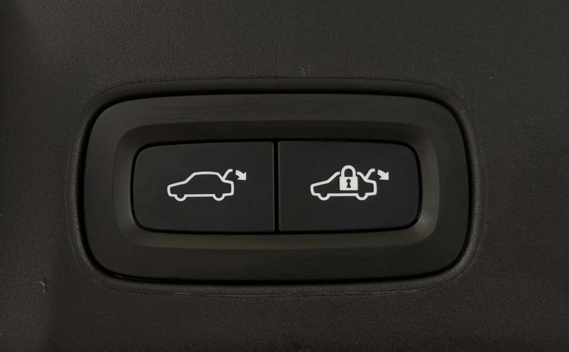 2023 VOLVO V90 2023 VOLVO V90