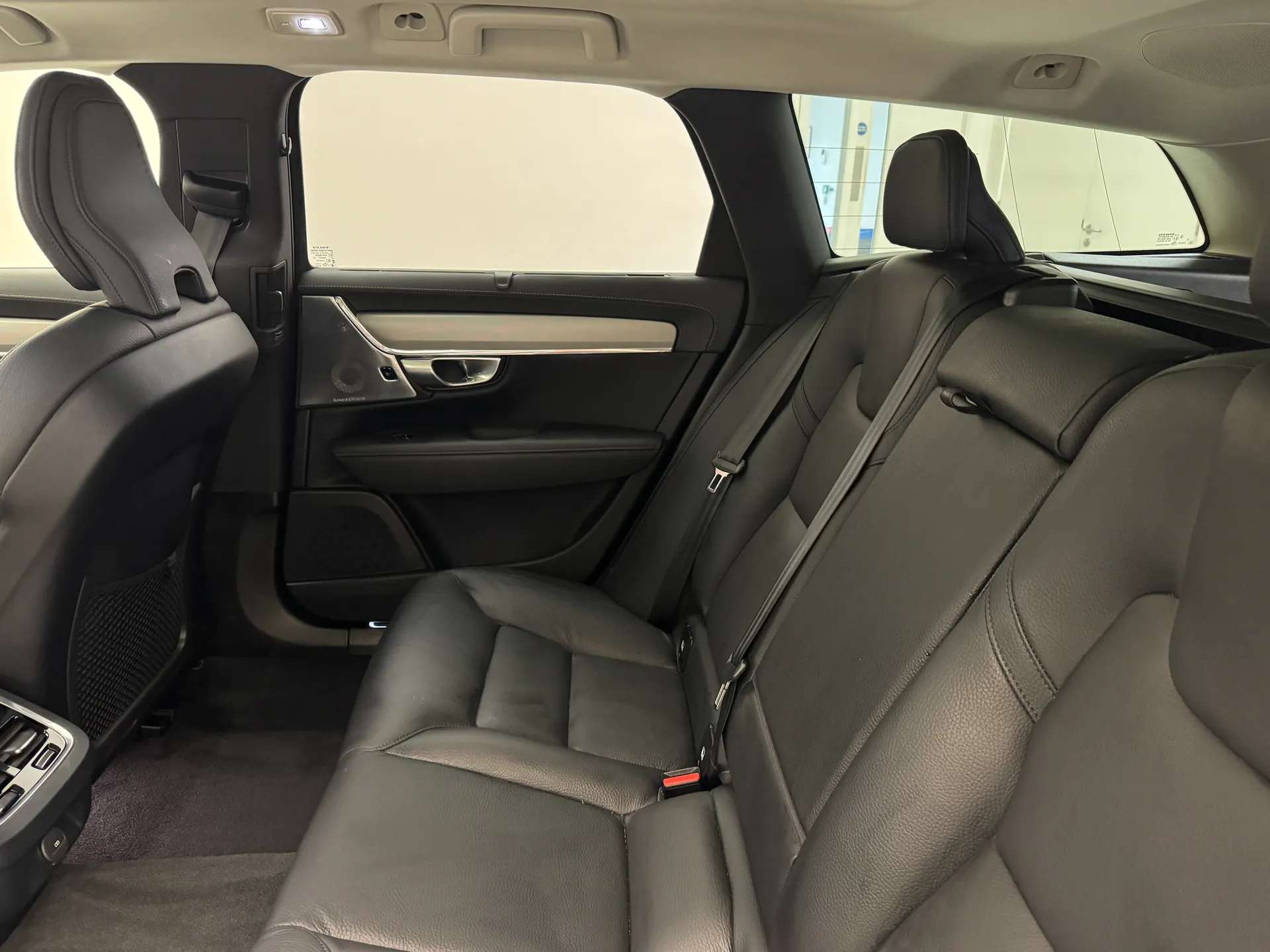 2023 VOLVO V90 2023 VOLVO V90