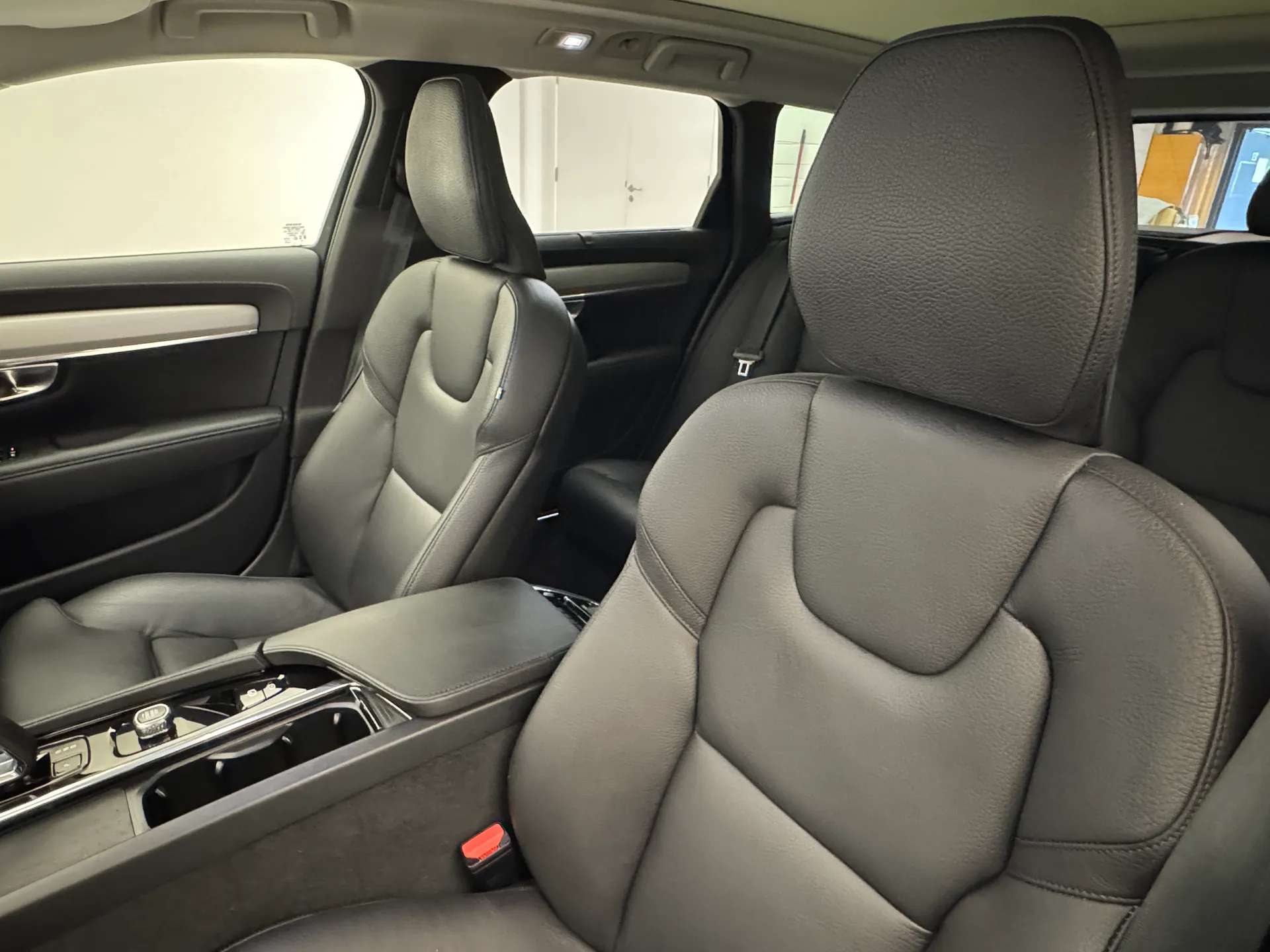 2023 VOLVO V90 2023 VOLVO V90