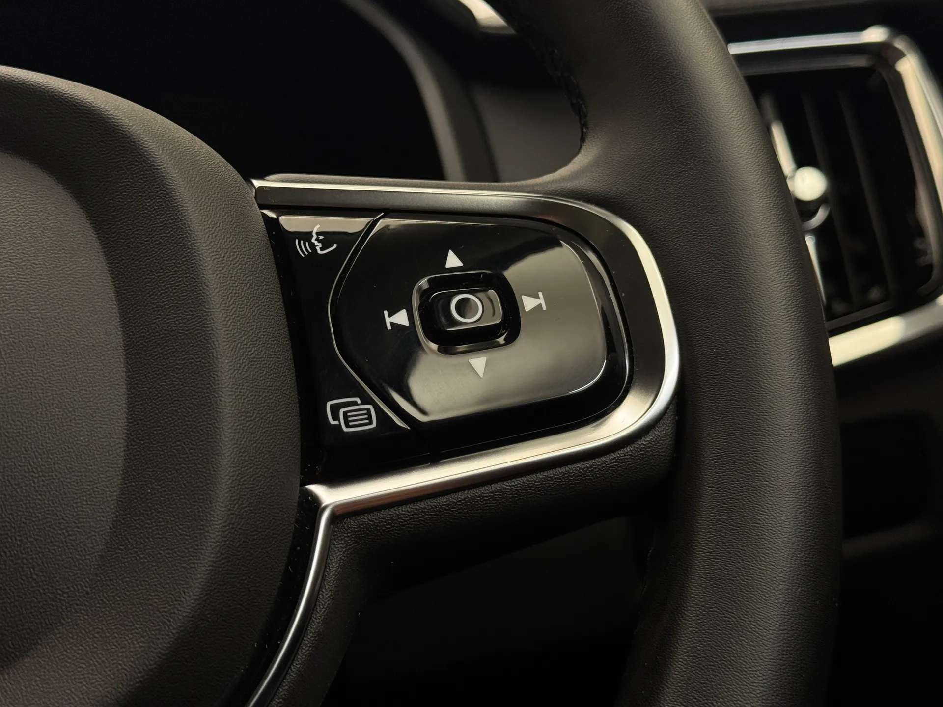 2023 VOLVO V90 2023 VOLVO V90