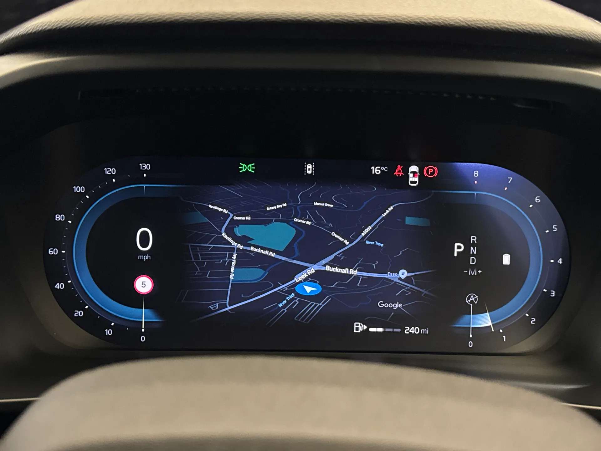 2025 VOLVO XC40 2025 VOLVO XC40