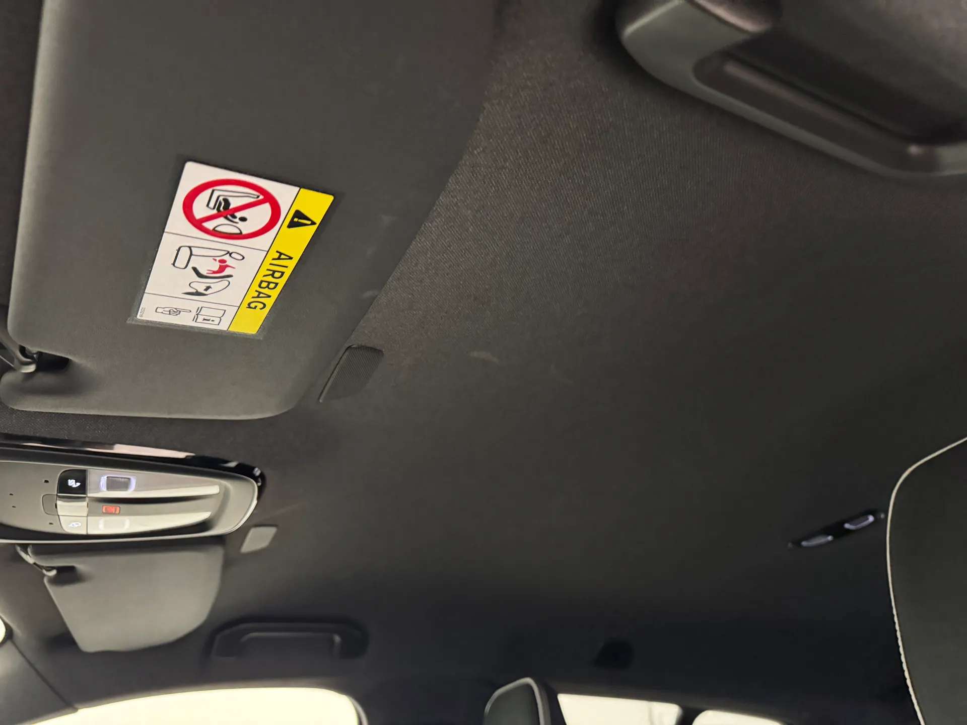 2025 VOLVO XC40 2025 VOLVO XC40