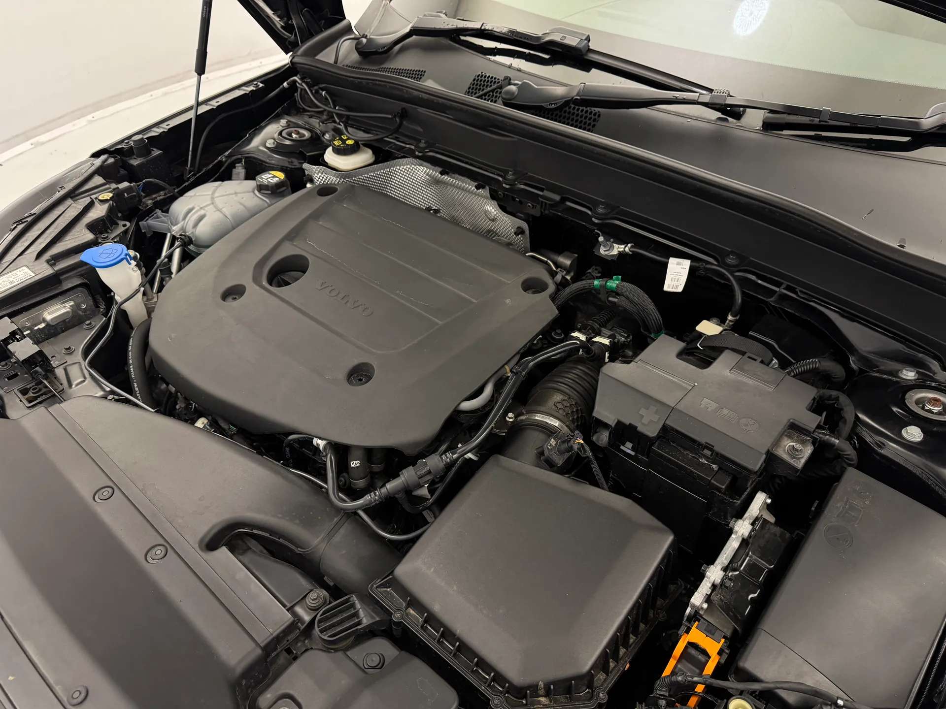 2025 VOLVO XC40 2025 VOLVO XC40