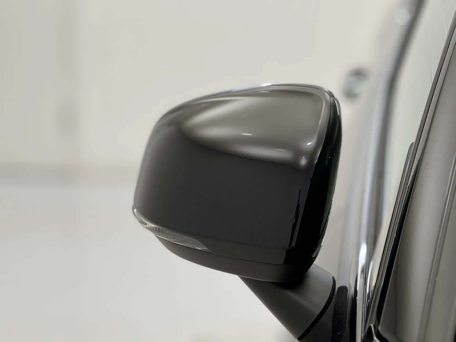 2025 VOLVO XC40 2025 VOLVO XC40