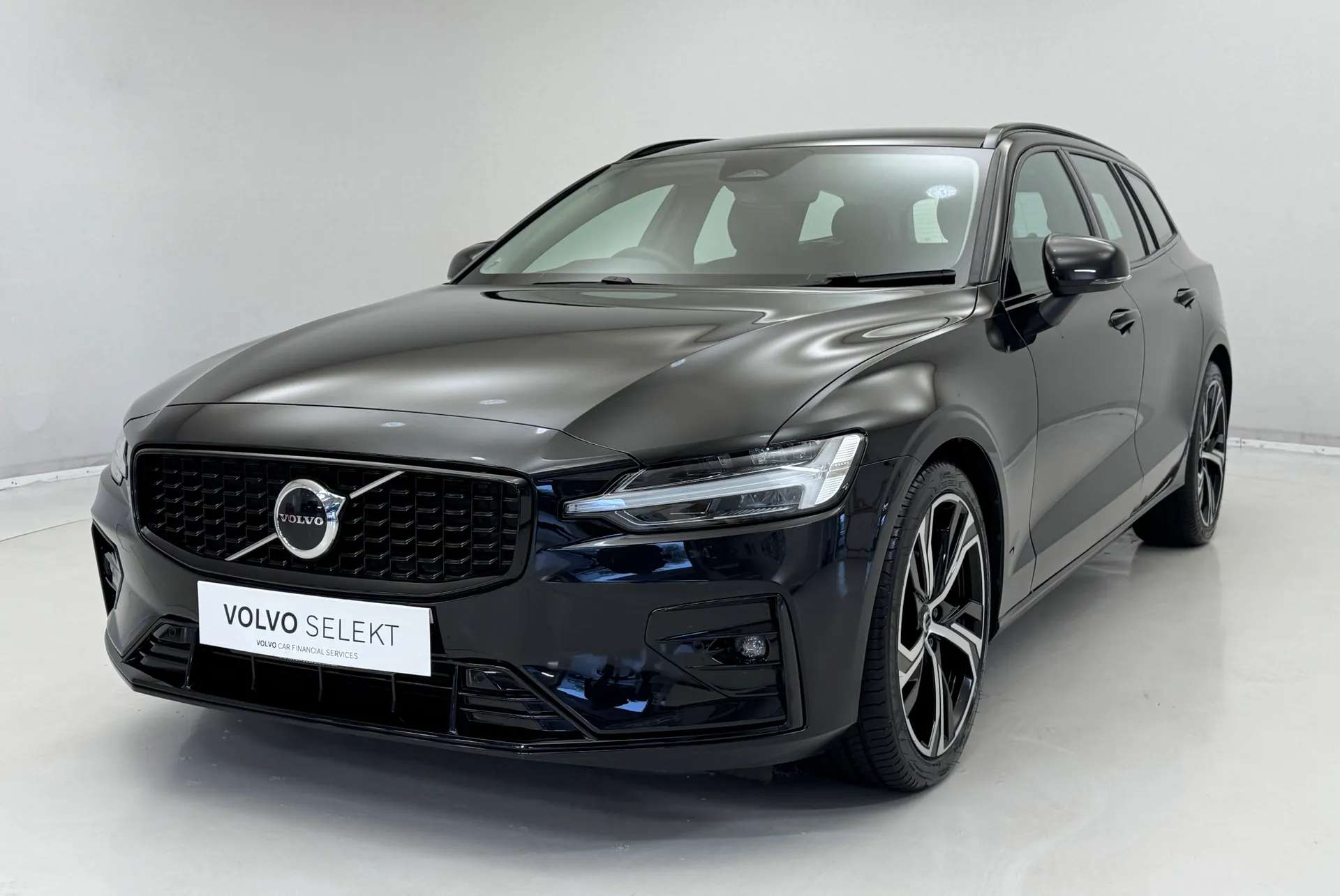 2025 VOLVO V60 2025 VOLVO V60