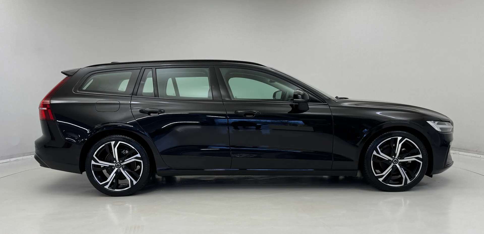 2025 VOLVO V60 2025 VOLVO V60