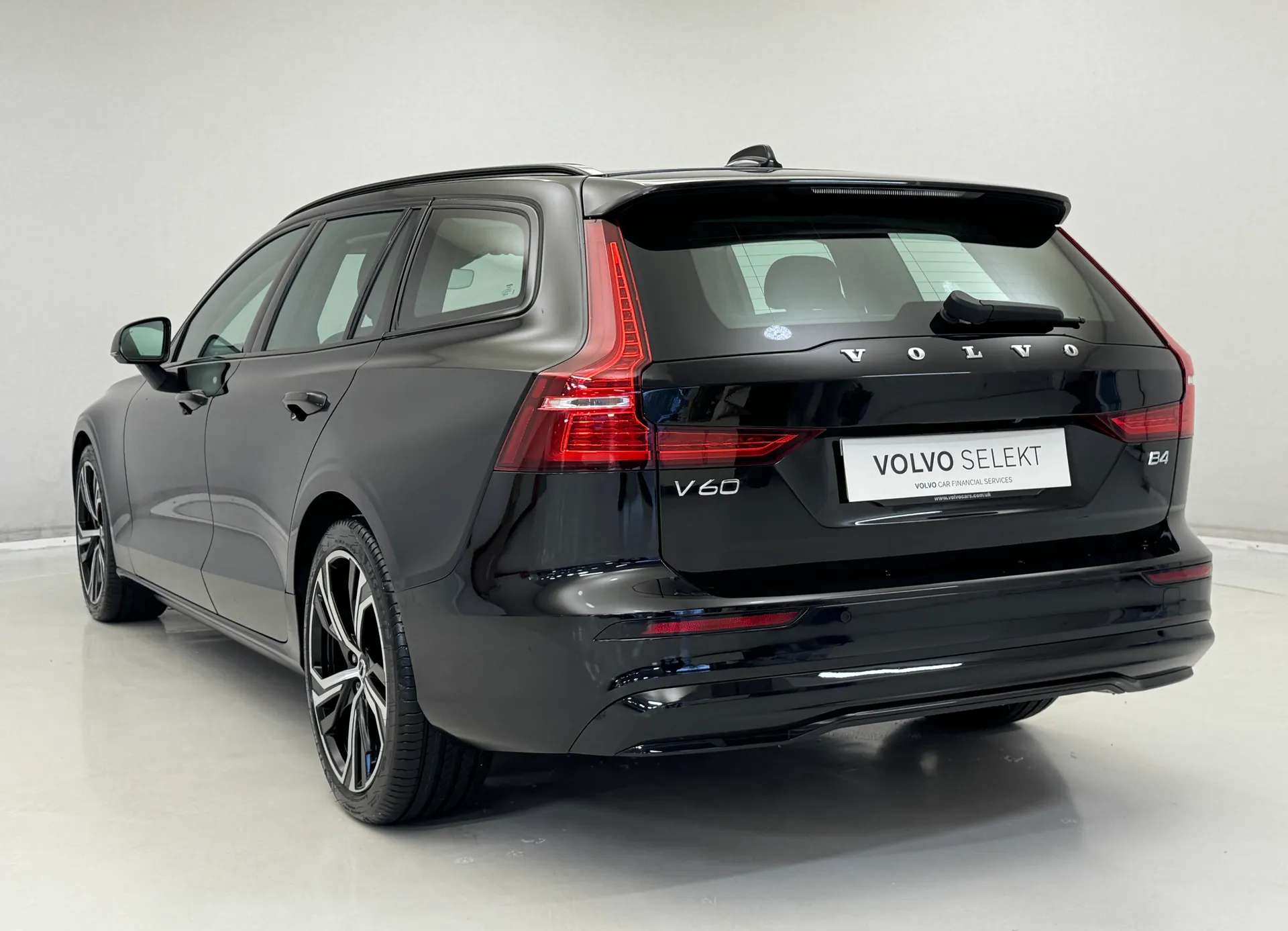 2025 VOLVO V60 2025 VOLVO V60