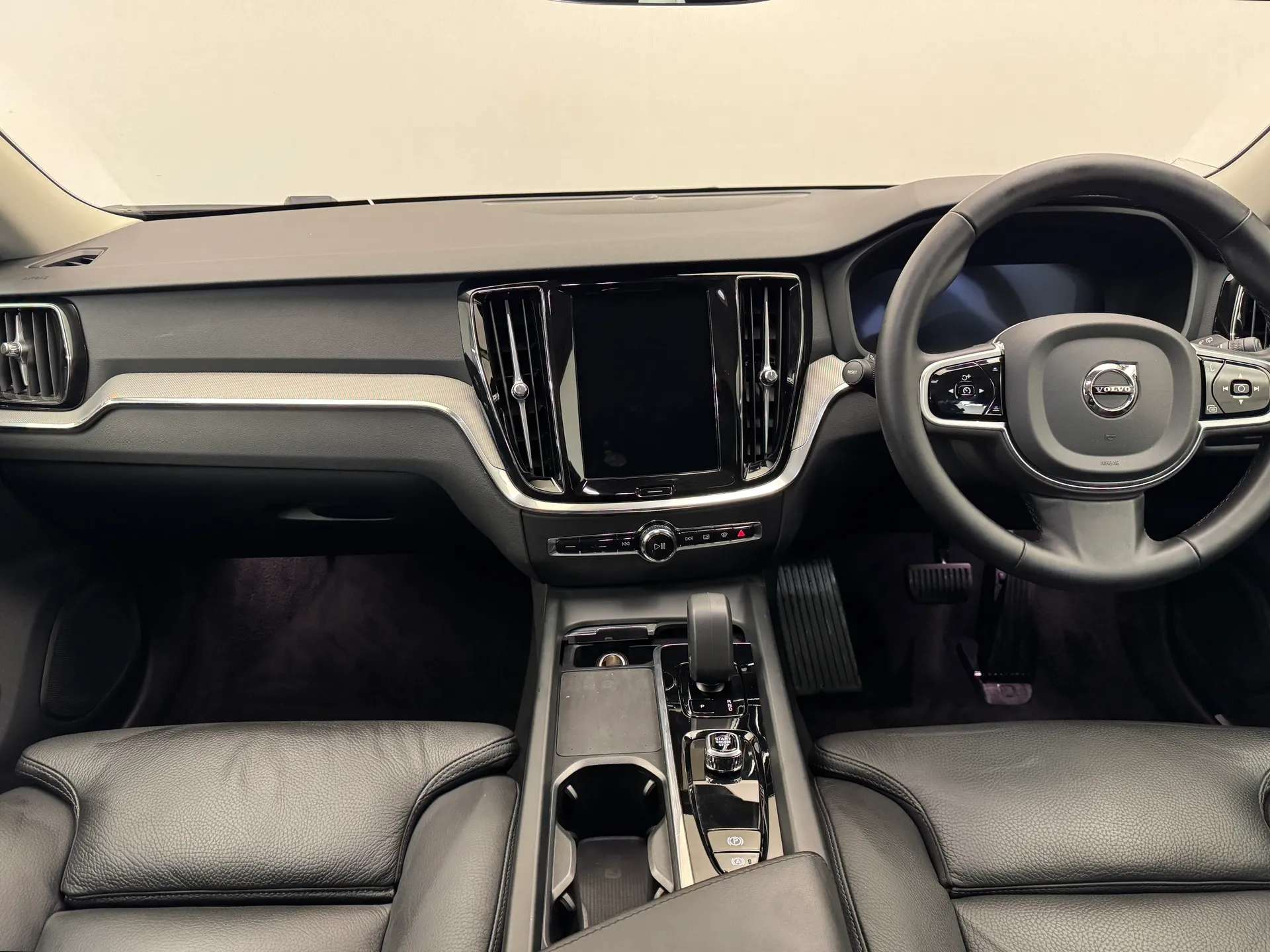 2025 VOLVO V60 2025 VOLVO V60