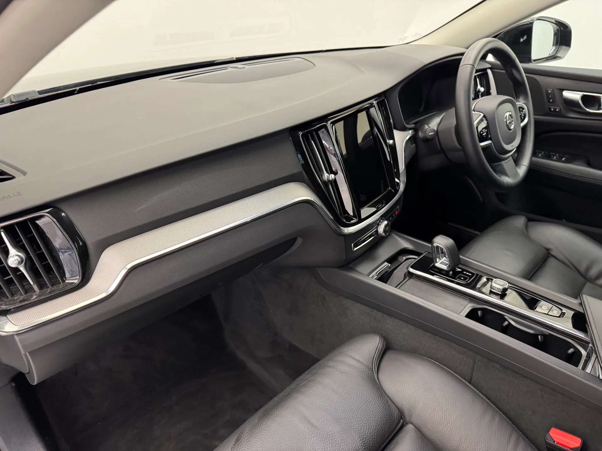 2025 VOLVO V60 2025 VOLVO V60