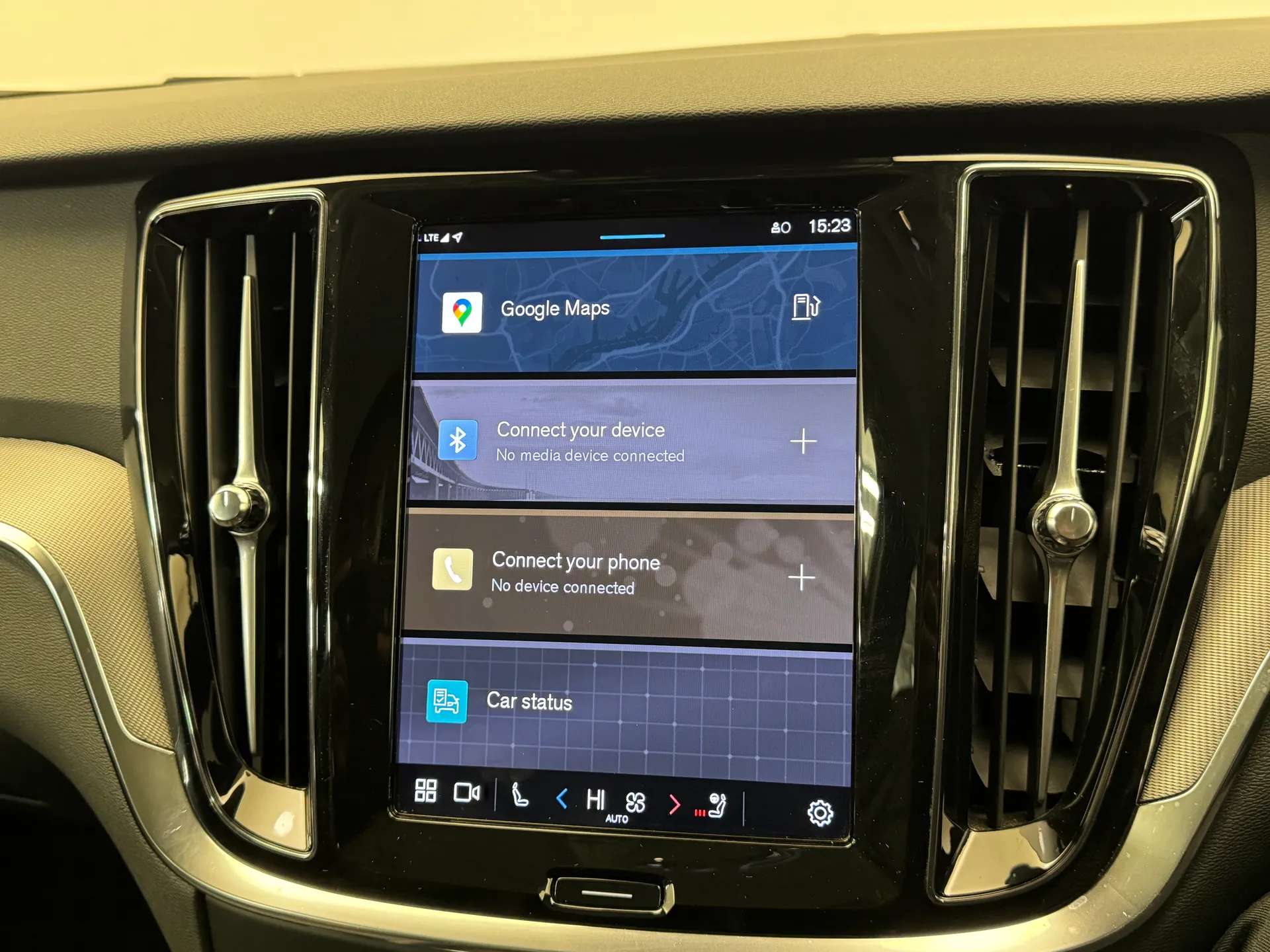 2025 VOLVO V60 2025 VOLVO V60