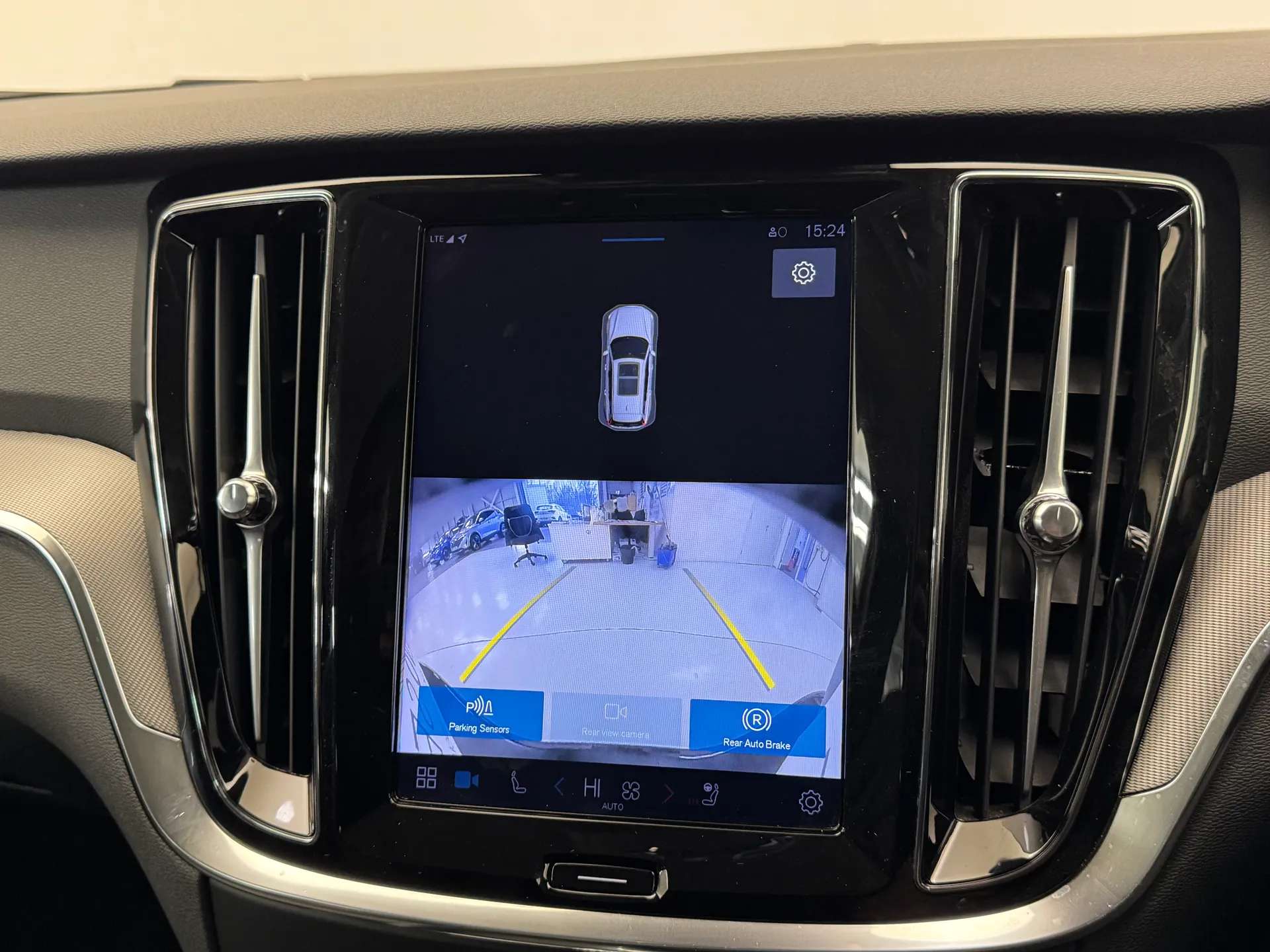 2025 VOLVO V60 2025 VOLVO V60