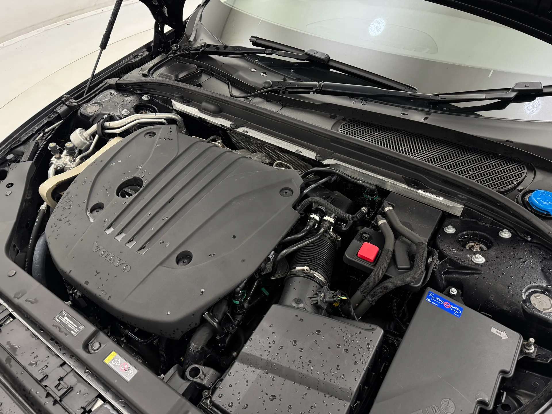 2025 VOLVO V60 2025 VOLVO V60