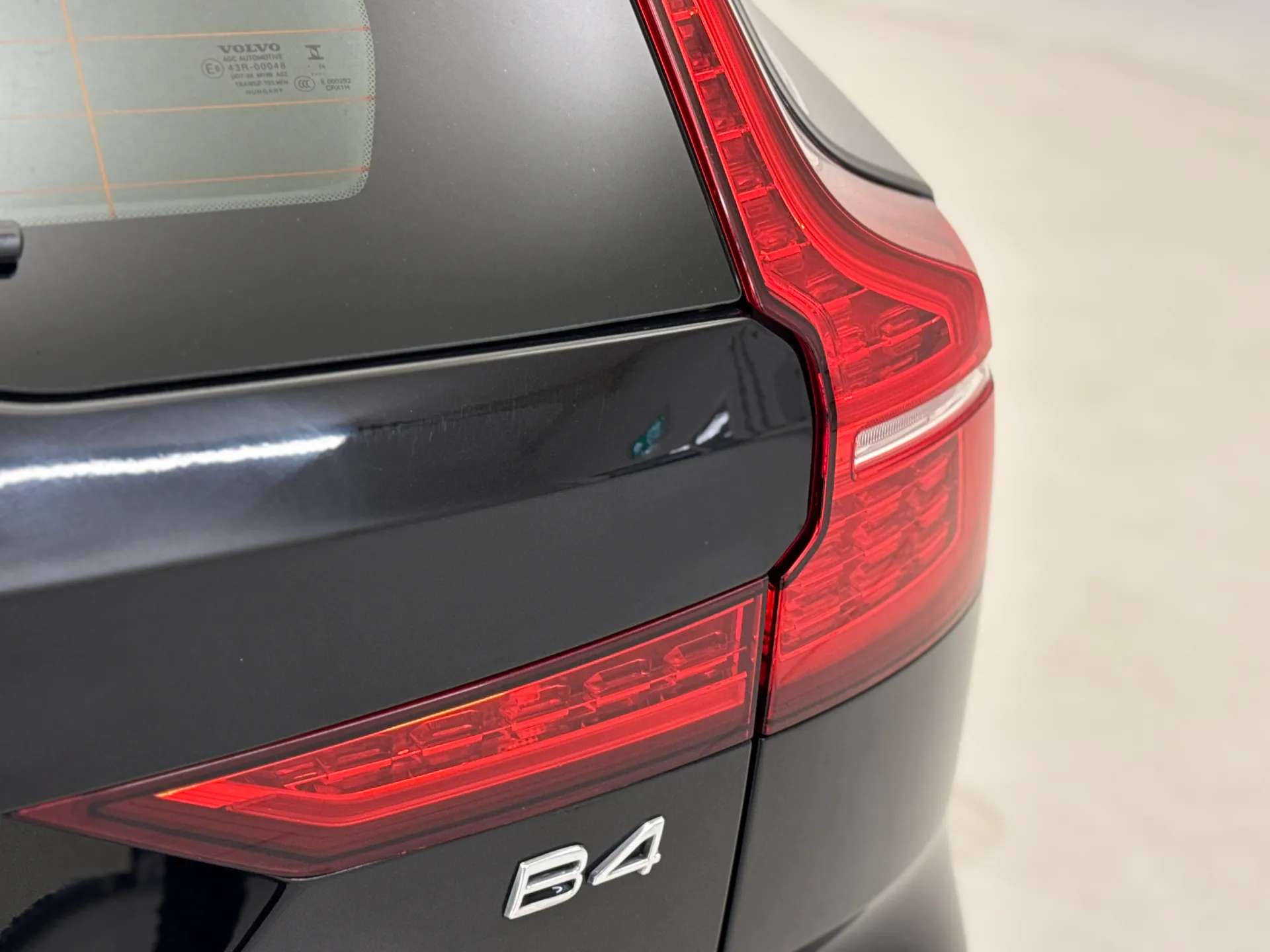 2025 VOLVO V60 2025 VOLVO V60