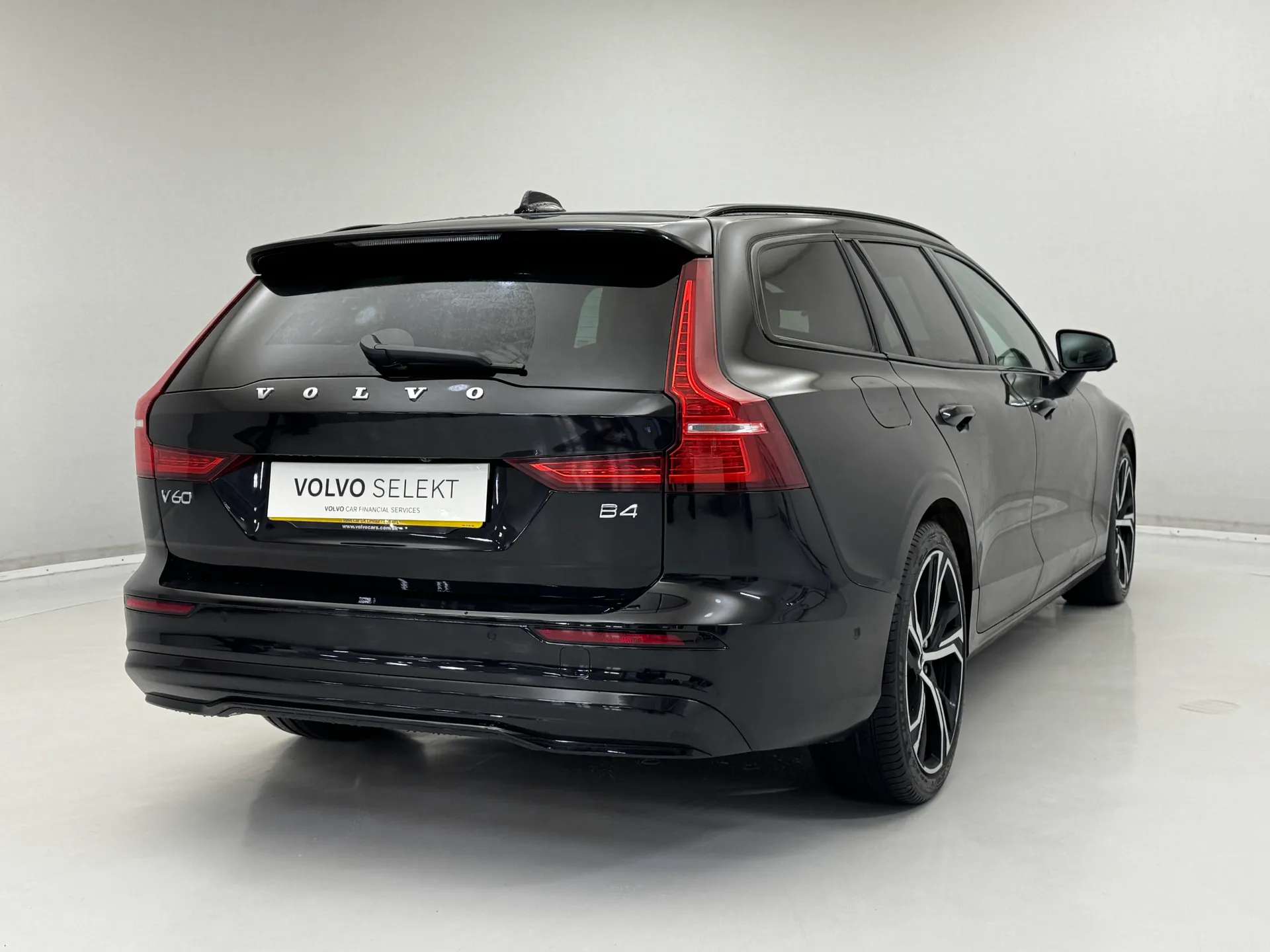 2025 VOLVO V60 2025 VOLVO V60