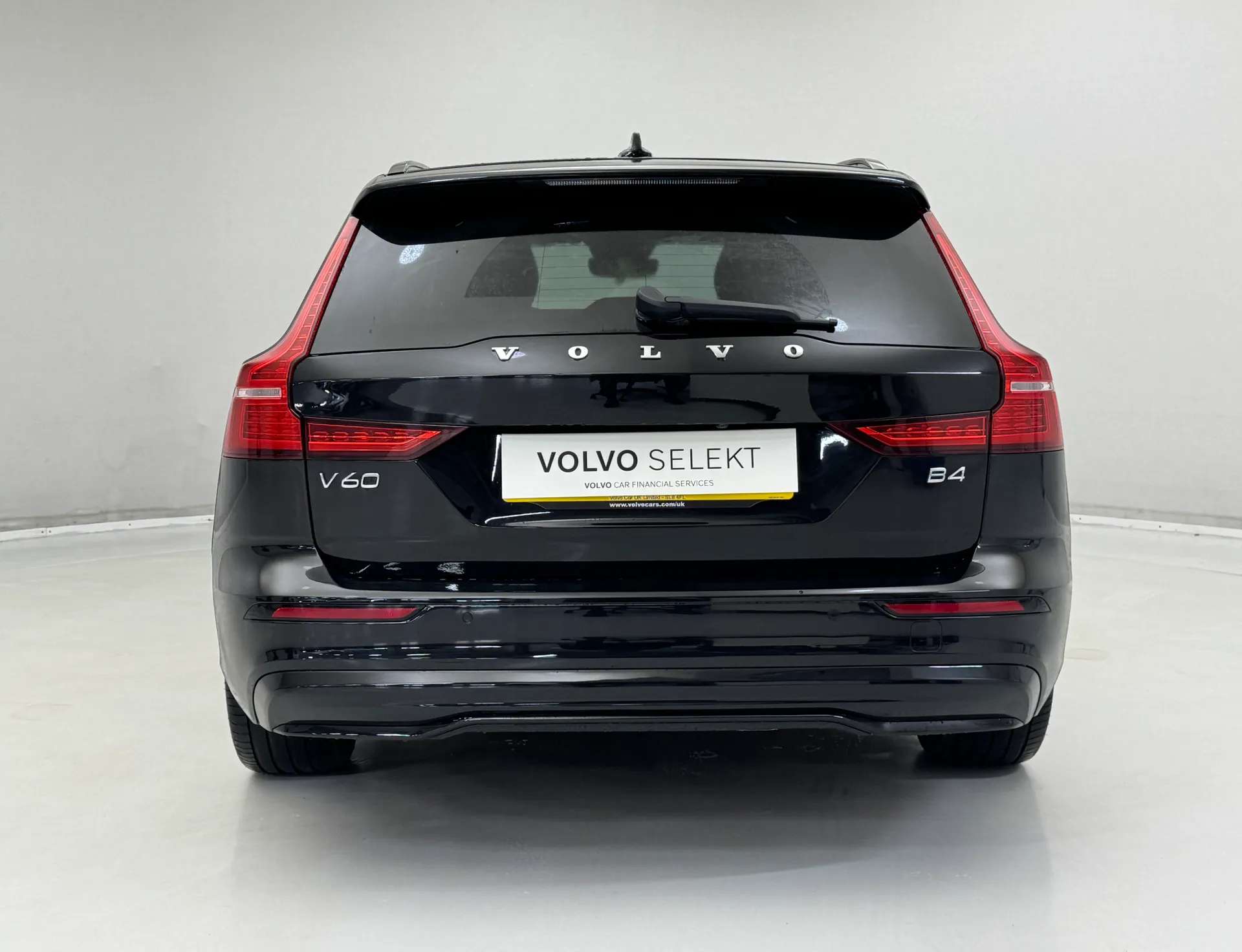 2025 VOLVO V60 2025 VOLVO V60