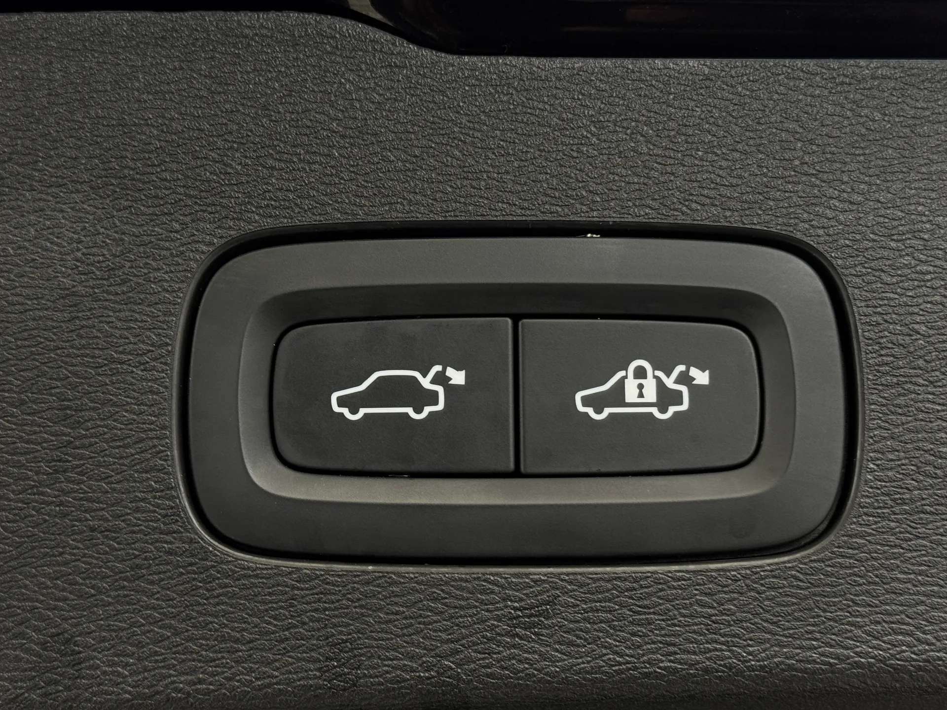 2025 VOLVO V60 2025 VOLVO V60