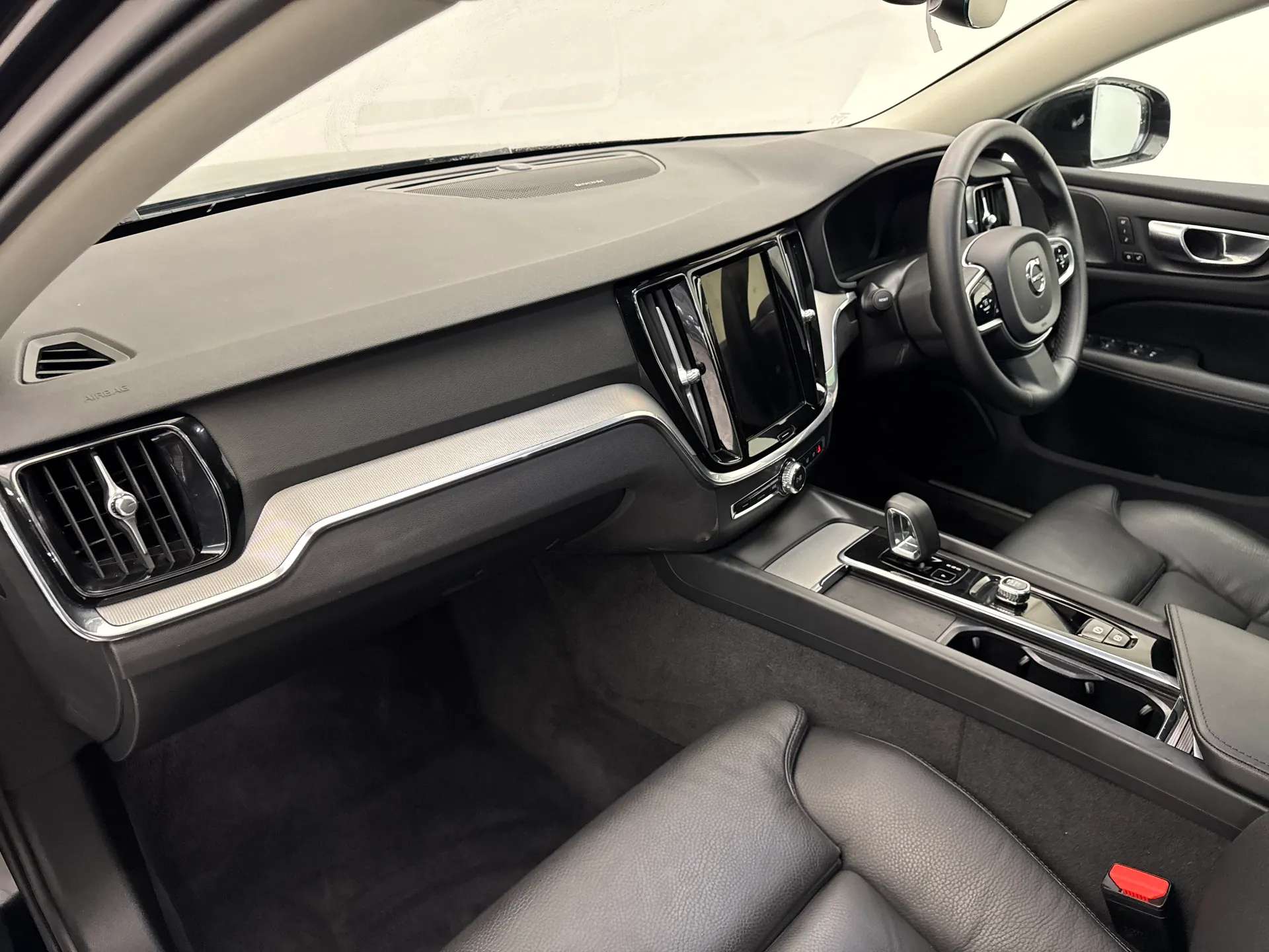 2025 VOLVO V60 2025 VOLVO V60