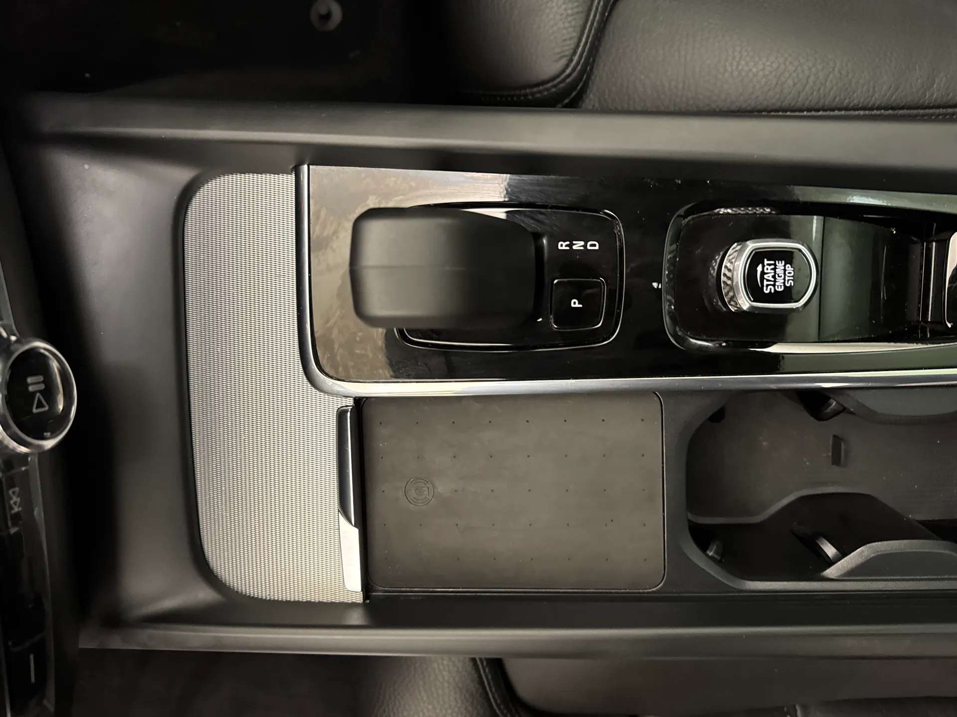 2025 VOLVO V60 2025 VOLVO V60