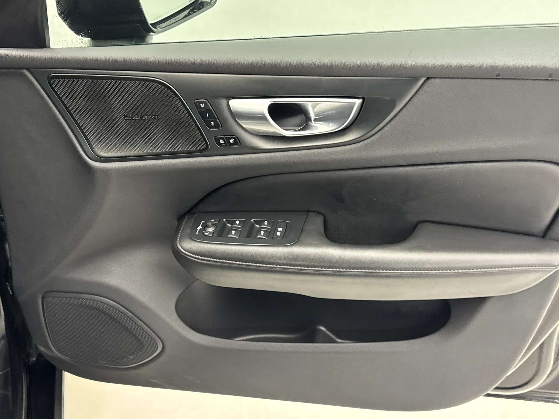 2025 VOLVO V60 2025 VOLVO V60