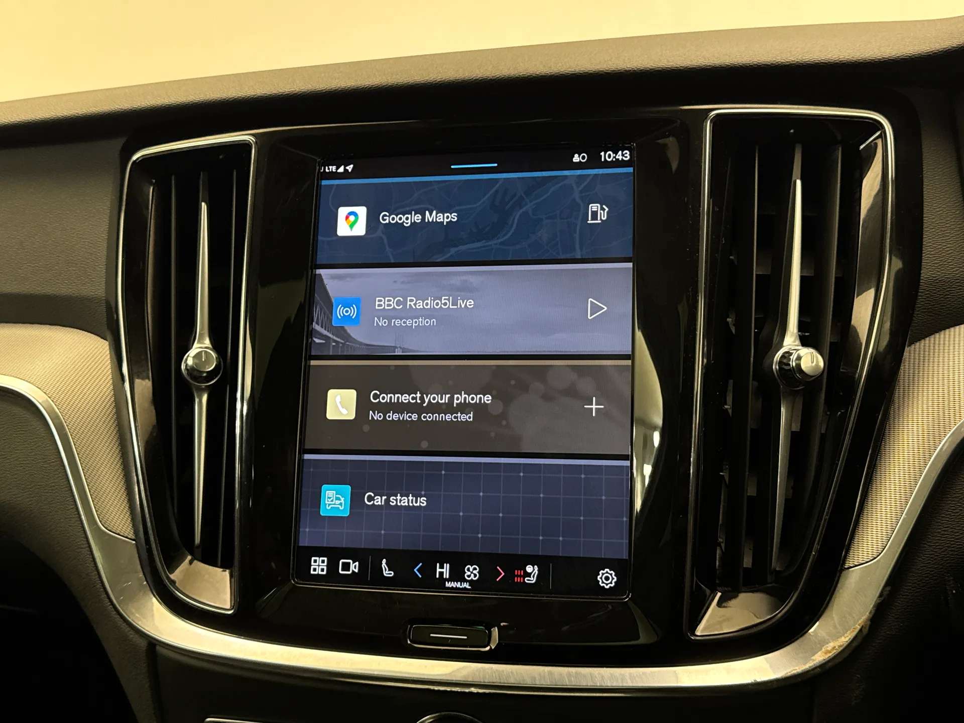 2025 VOLVO V60 2025 VOLVO V60