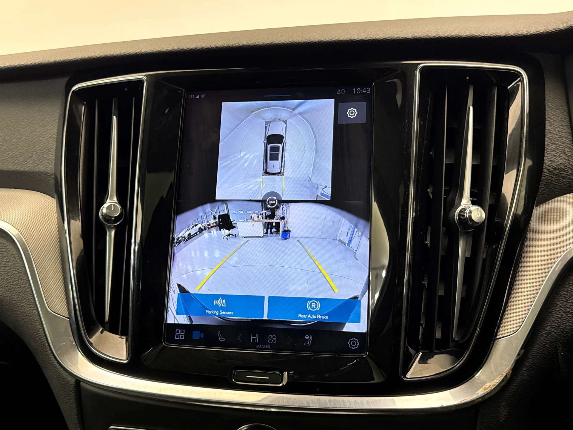 2025 VOLVO V60 2025 VOLVO V60