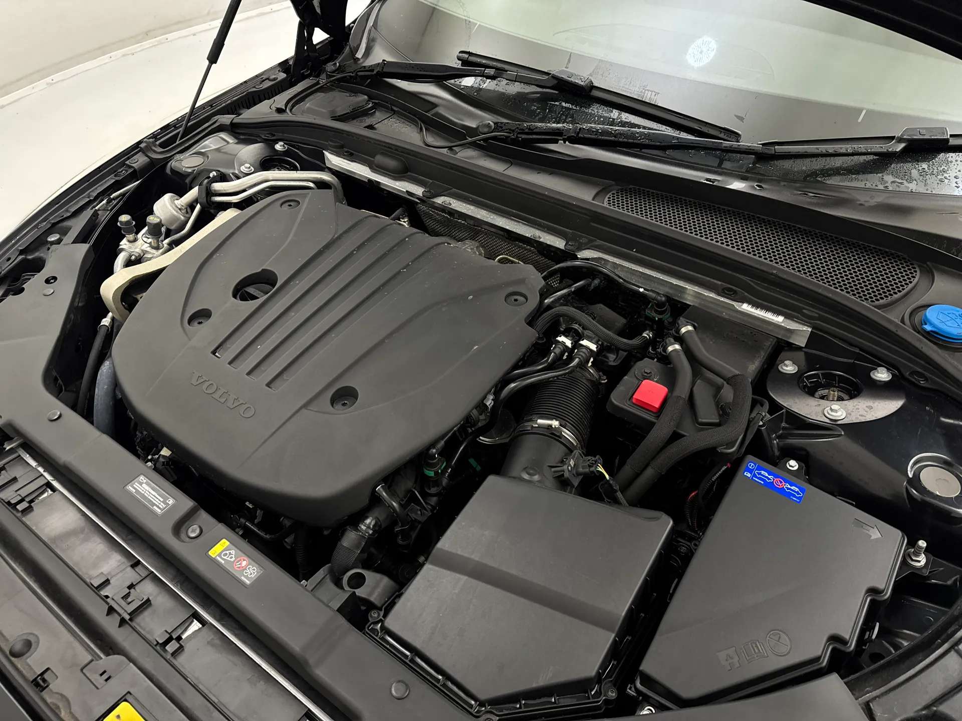 2025 VOLVO V60 2025 VOLVO V60