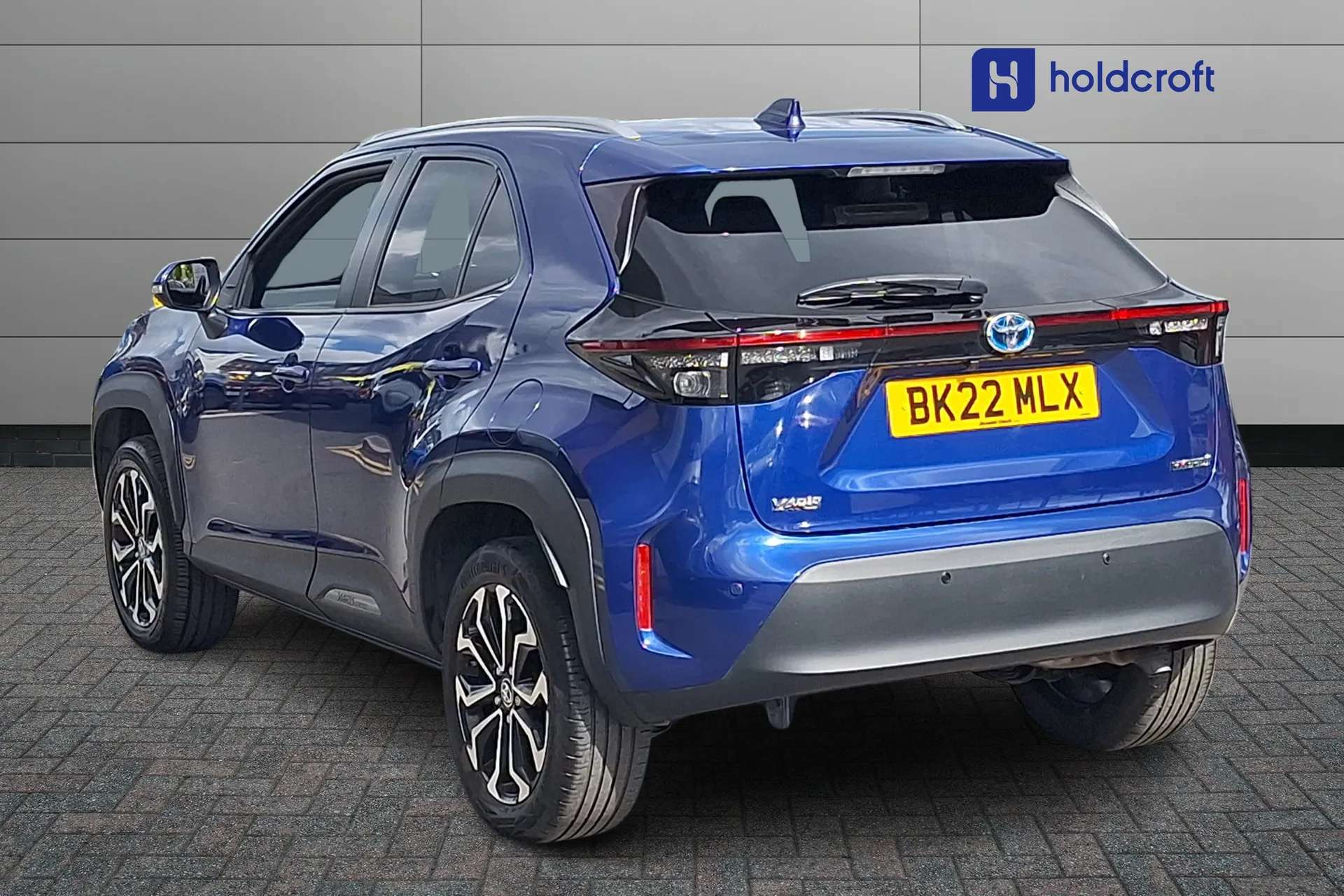 A 2022 TOYOTA YARIS CROSS 1.5 Hybrid Design 5dr CVT A 2022 TOYOTA YARIS CROSS 1.5 Hybrid Design 5dr CVT