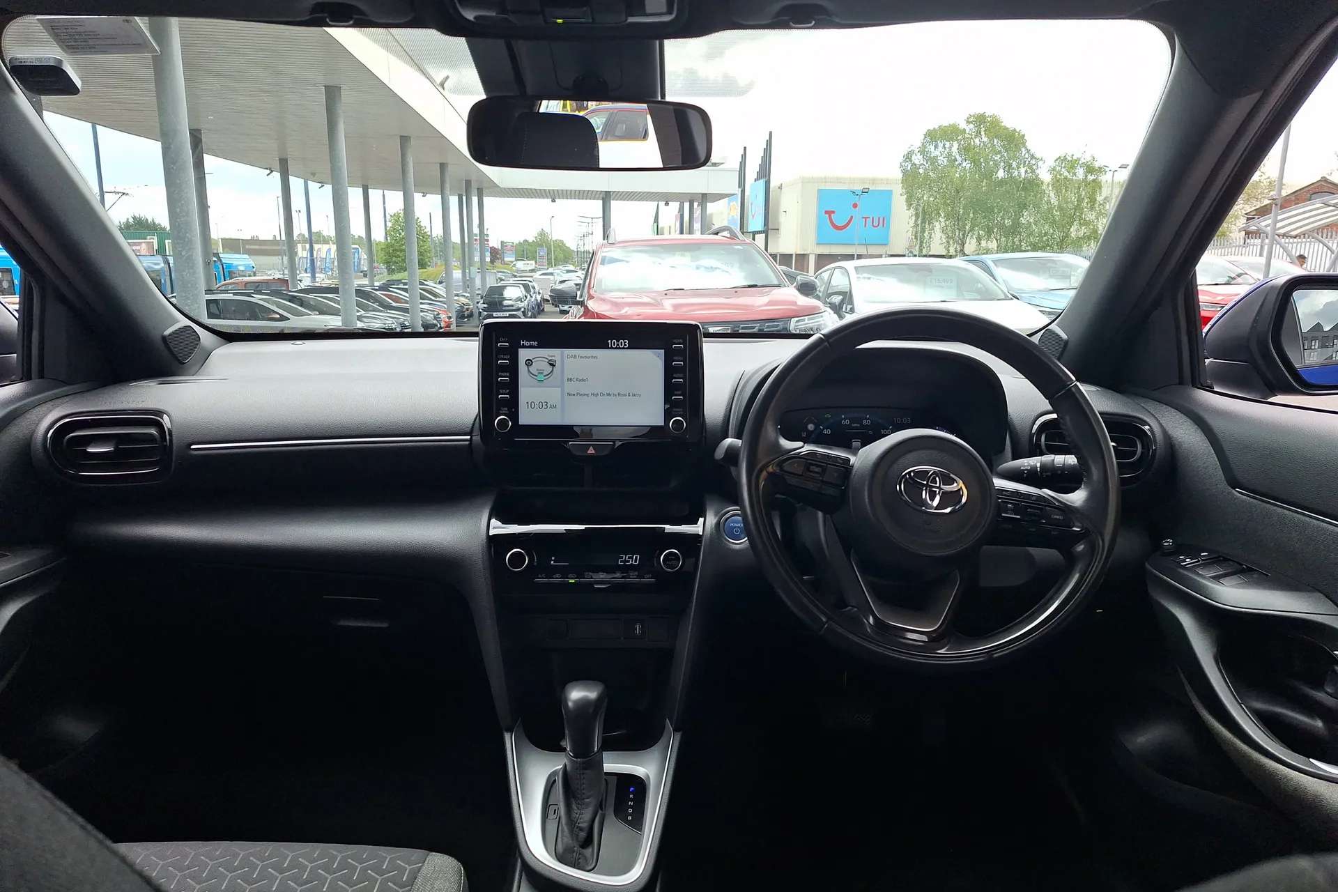 A 2022 TOYOTA YARIS CROSS 1.5 Hybrid Design 5dr CVT A 2022 TOYOTA YARIS CROSS 1.5 Hybrid Design 5dr CVT