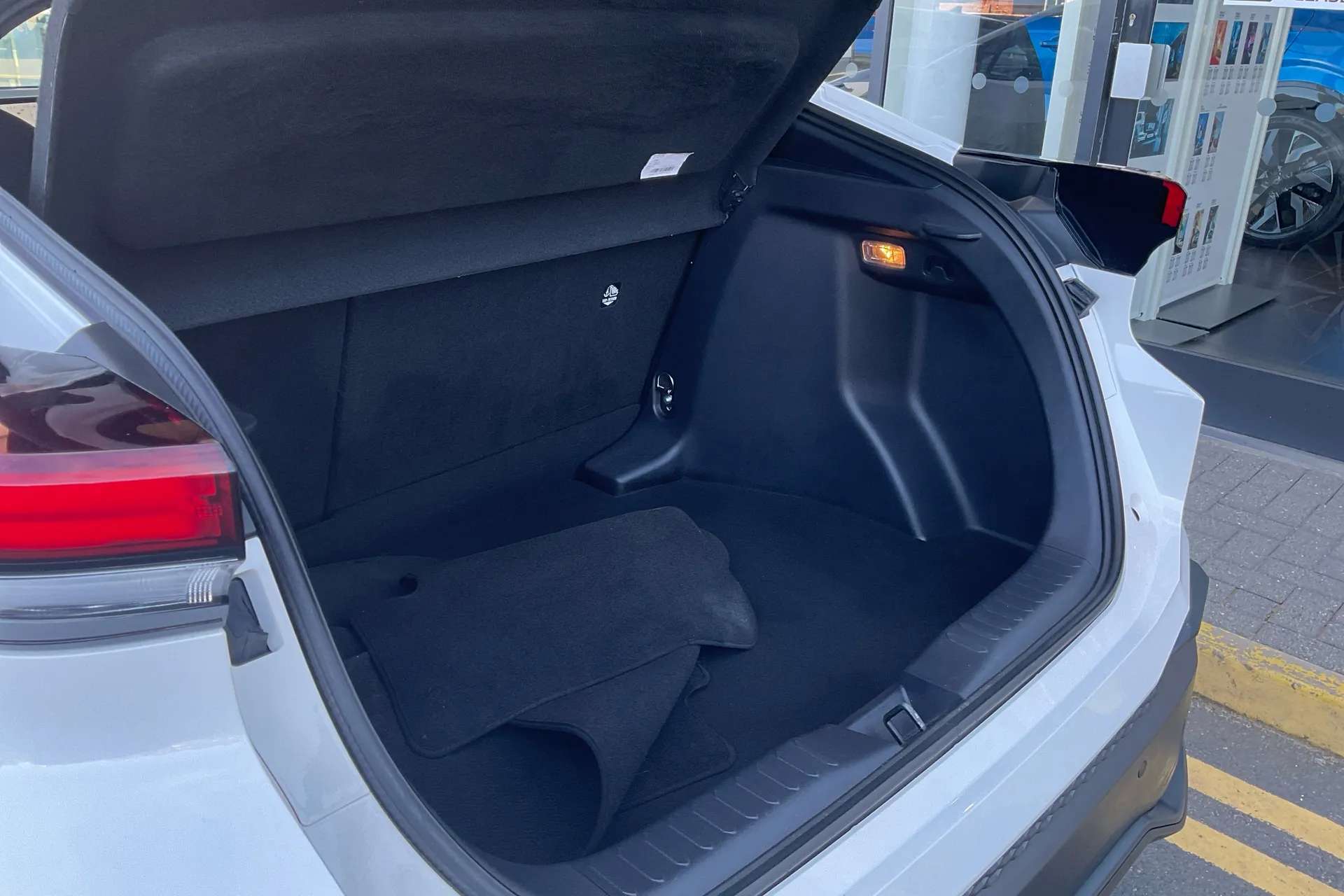 2024 TOYOTA C-HR 2024 TOYOTA C-HR