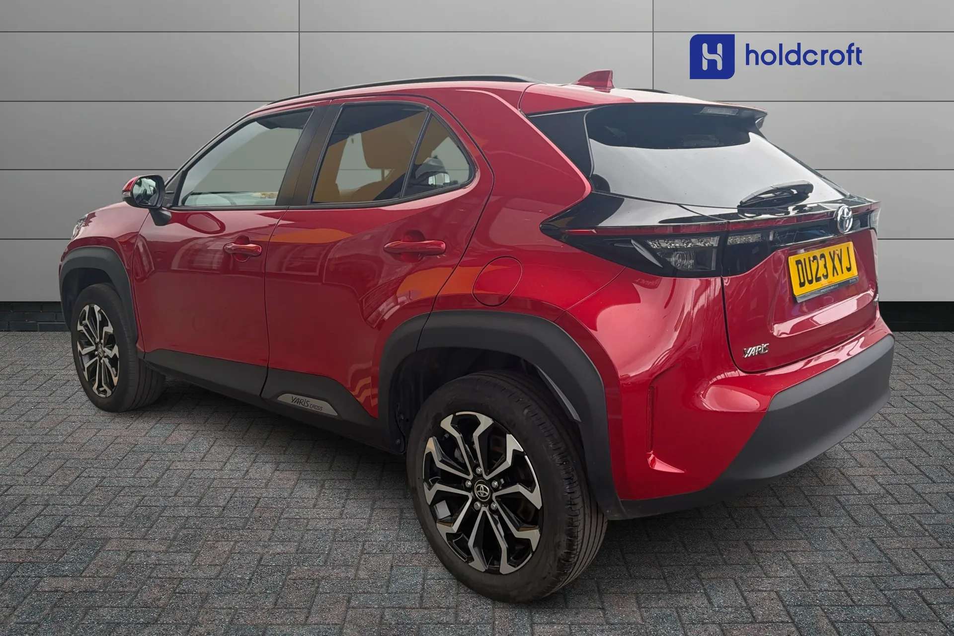 A 2023 TOYOTA YARIS CROSS 1.5 Hybrid Design 5dr CVT A 2023 TOYOTA YARIS CROSS 1.5 Hybrid Design 5dr CVT