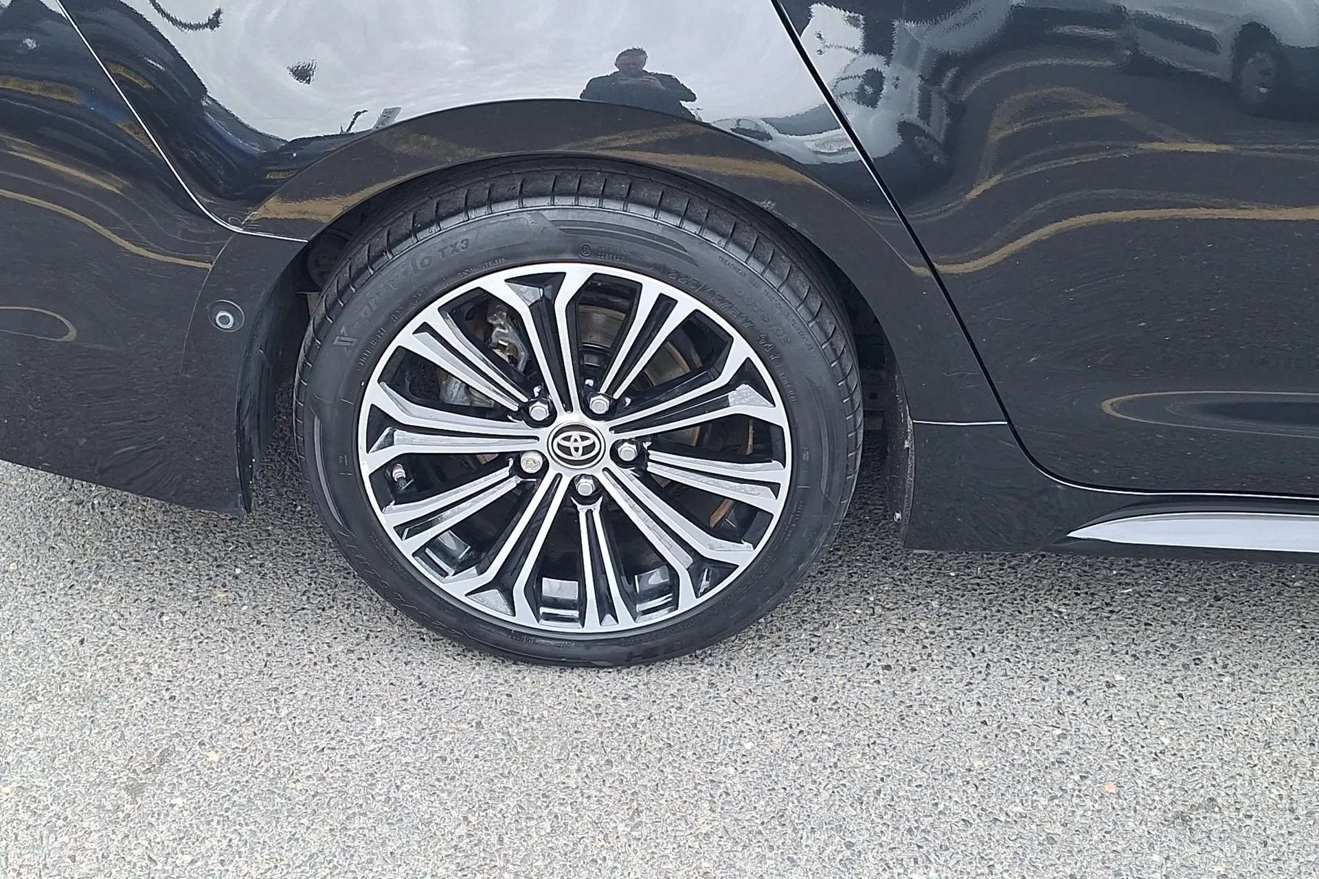 A 2020 TOYOTA COROLLA 2.0 VVT-i Hybrid Design 5dr CVT A 2020 TOYOTA COROLLA 2.0 VVT-i Hybrid Design 5dr CVT