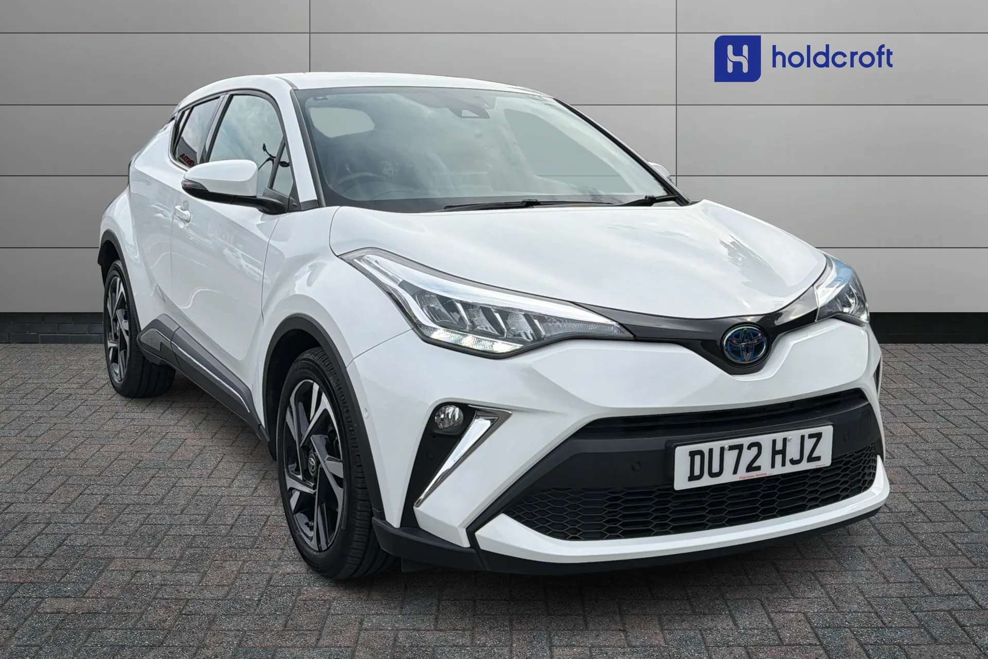 A 2022 TOYOTA C-HR 1.8 Hybrid Design 5dr CVT A 2022 TOYOTA C-HR 1.8 Hybrid Design 5dr CVT