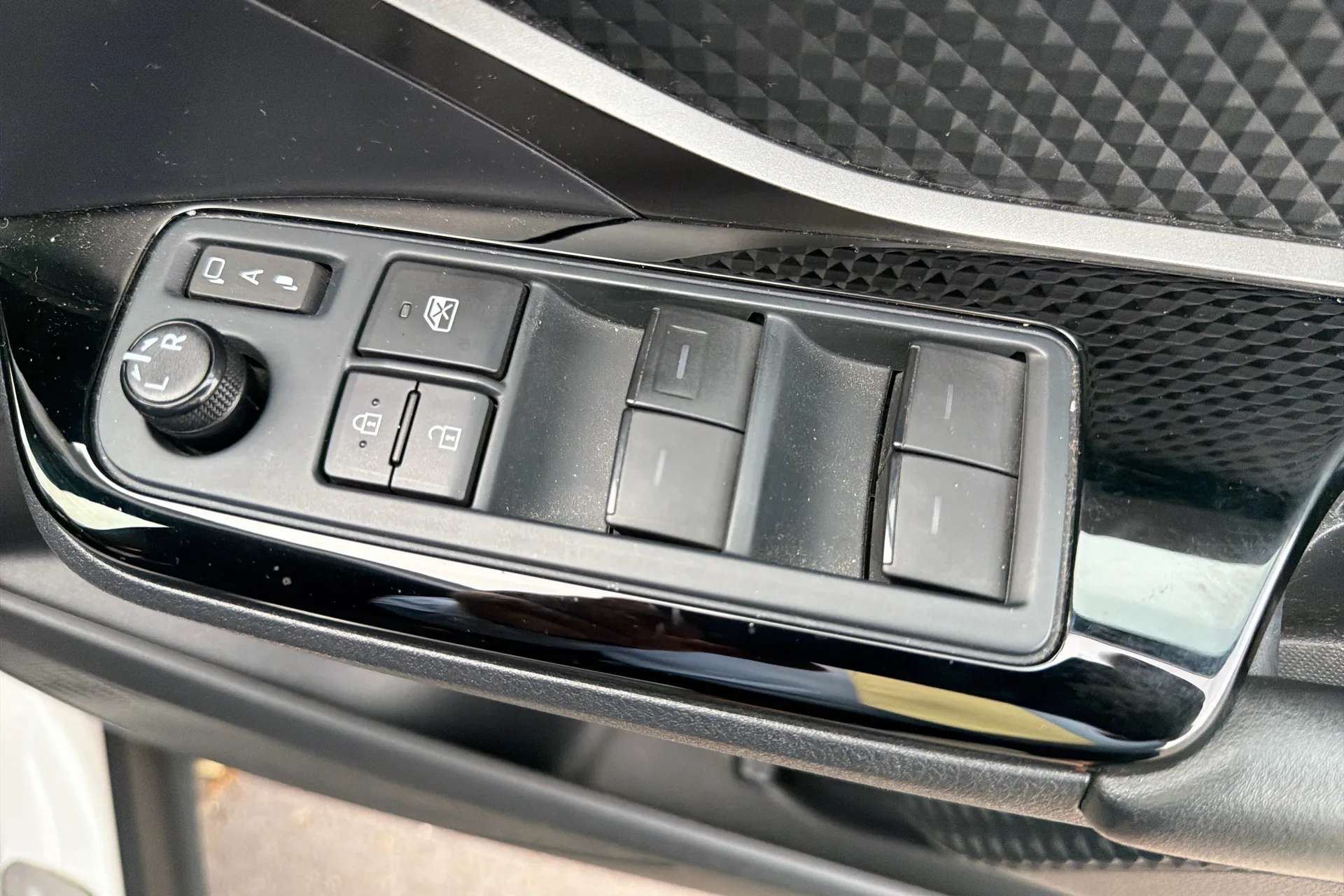 2022 TOYOTA C-HR 2022 TOYOTA C-HR