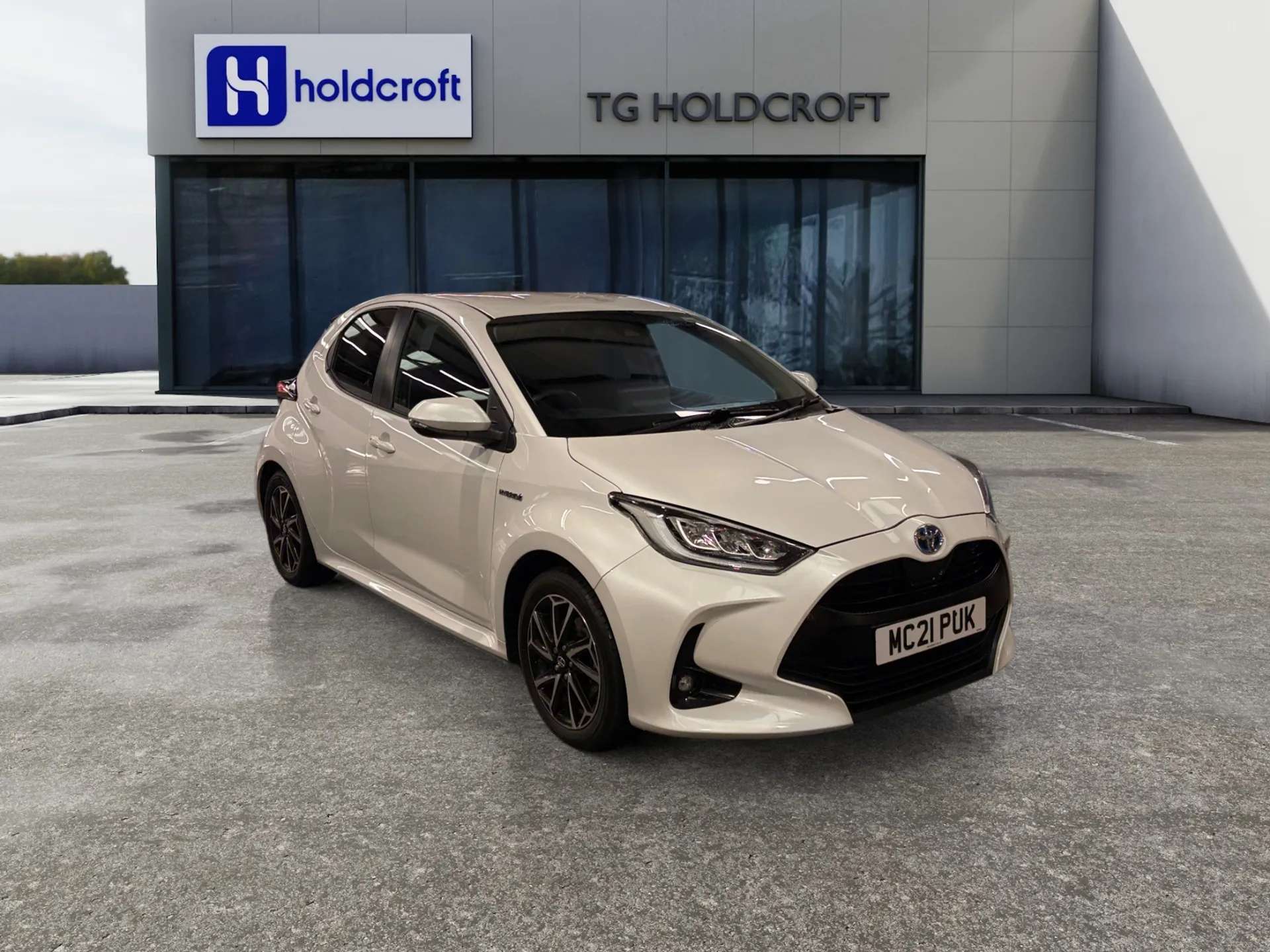 A 2021 TOYOTA YARIS 1.5 Hybrid Design 5dr CVT A 2021 TOYOTA YARIS 1.5 Hybrid Design 5dr CVT