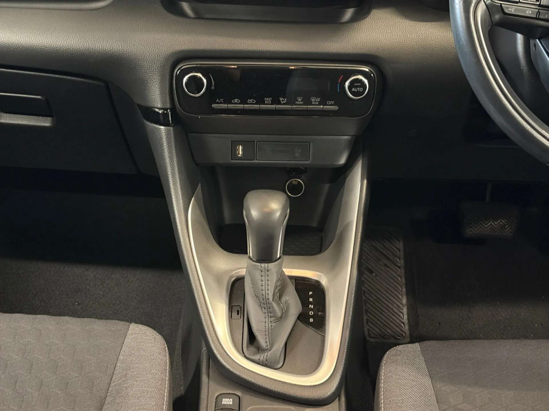 2021 TOYOTA YARIS 2021 TOYOTA YARIS
