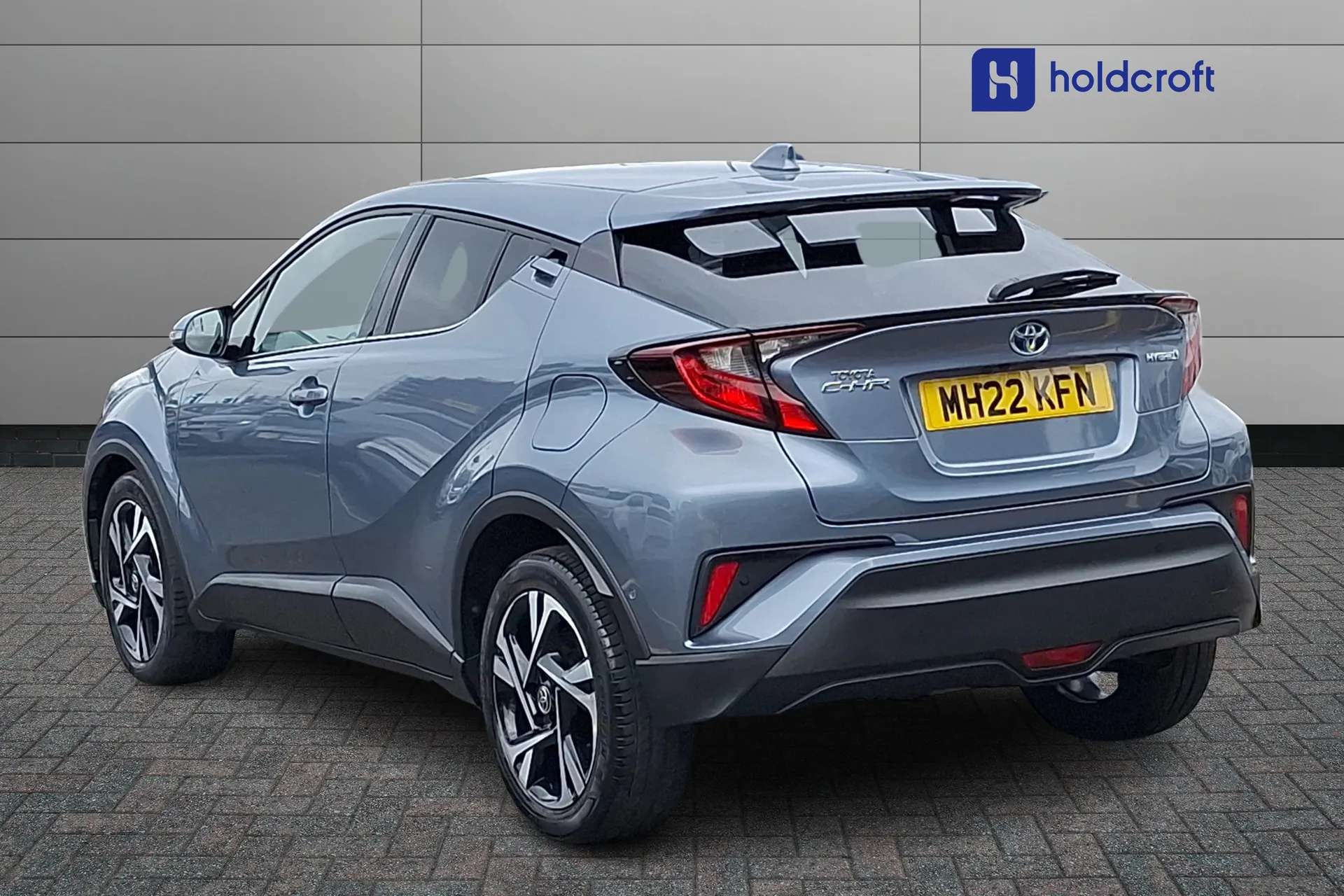 A 2022 TOYOTA C-HR 1.8 Hybrid Design 5dr CVT A 2022 TOYOTA C-HR 1.8 Hybrid Design 5dr CVT