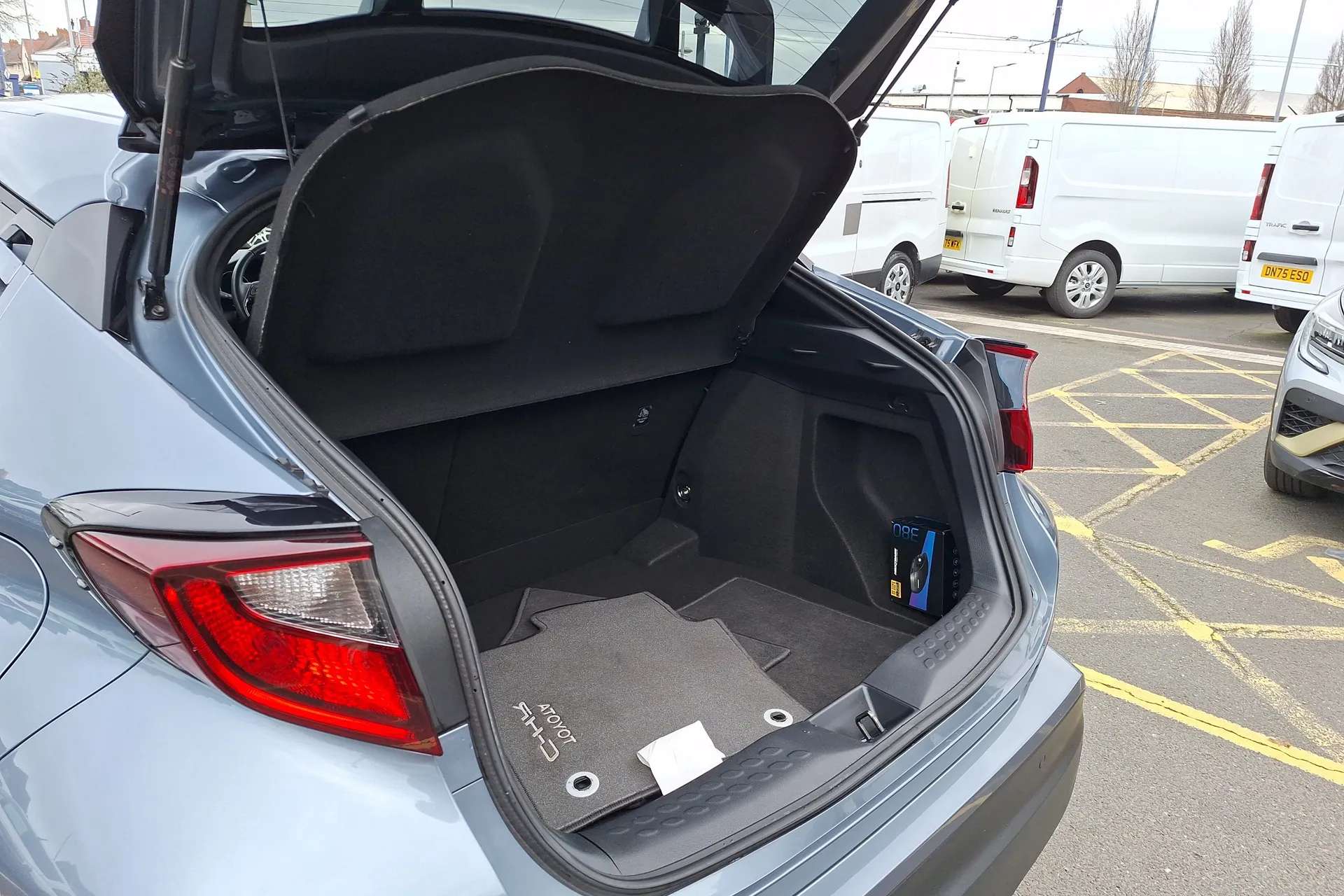 2022 TOYOTA C-HR 2022 TOYOTA C-HR