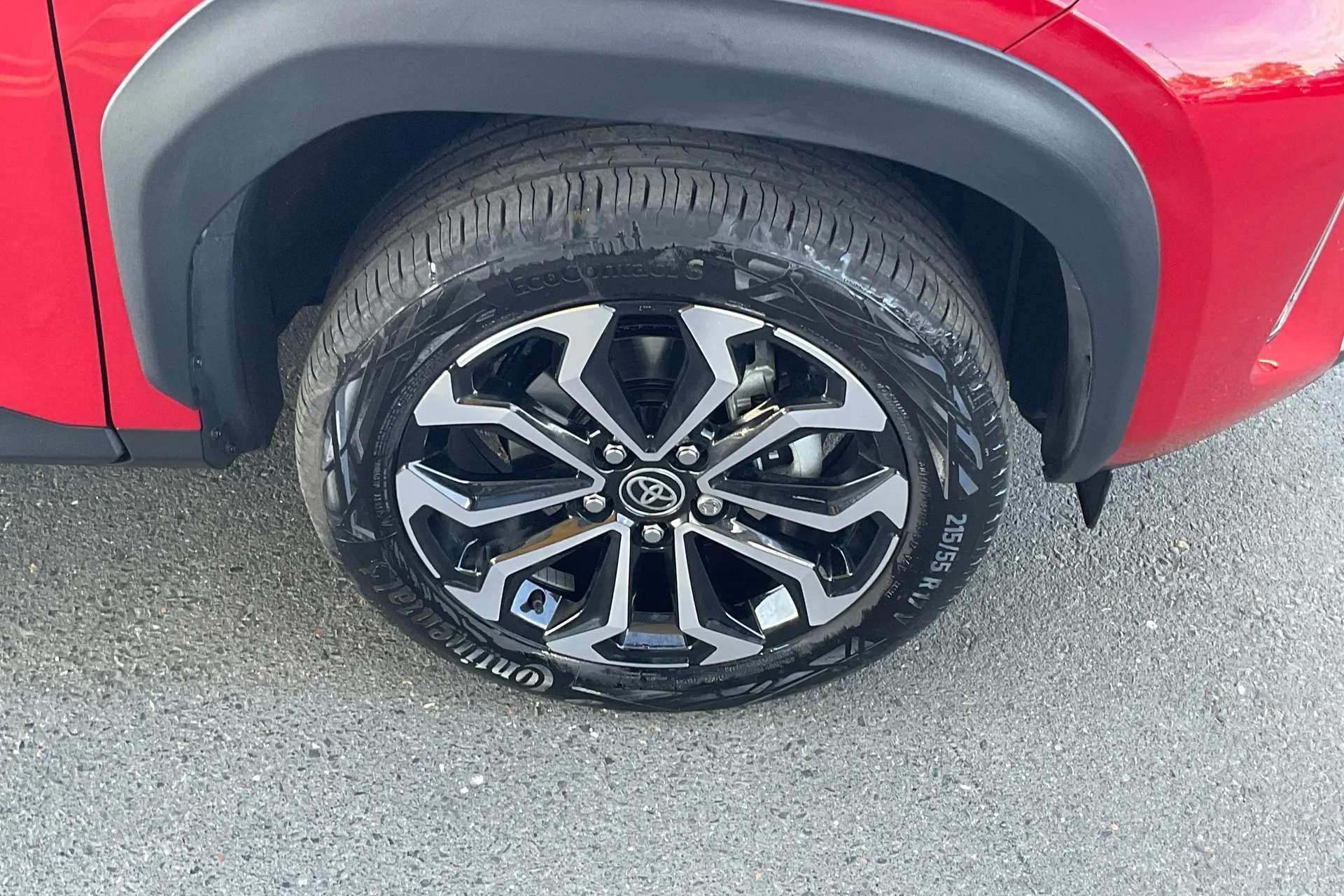 A 2026 TOYOTA YARIS CROSS 1.5 Hybrid Design 5dr CVT A 2026 TOYOTA YARIS CROSS 1.5 Hybrid Design 5dr CVT