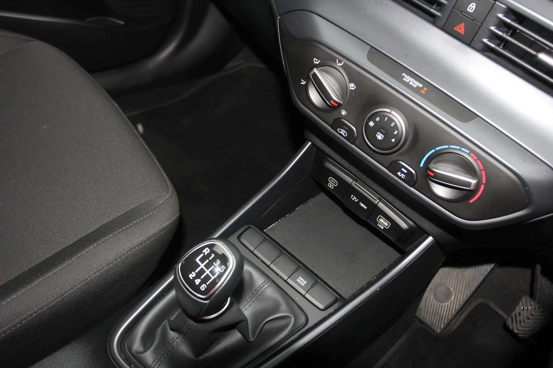 2024 HYUNDAI I20 2024 HYUNDAI I20