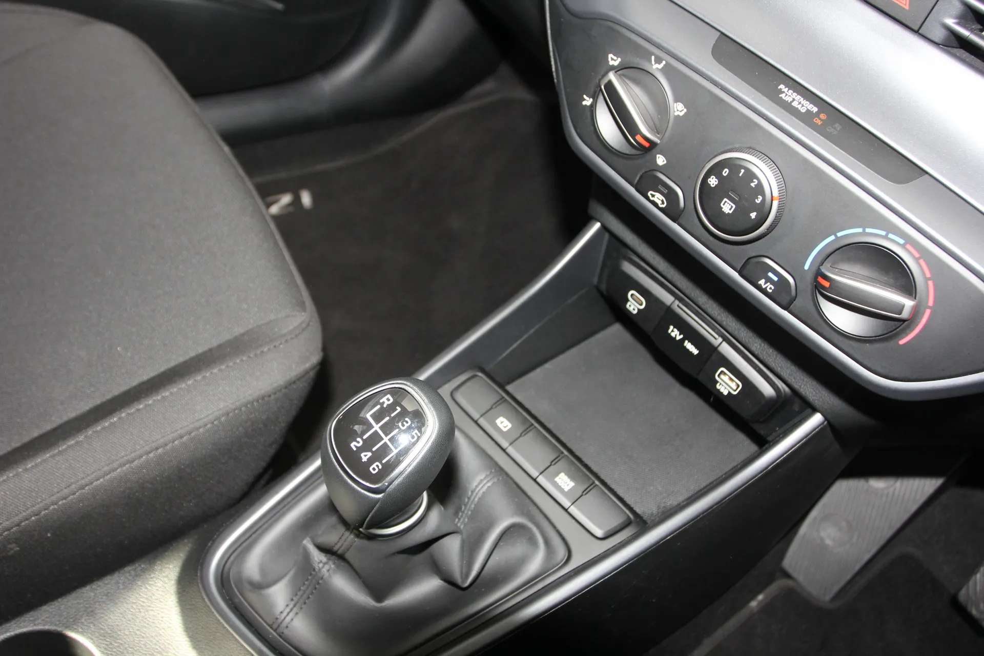 2024 HYUNDAI I20 2024 HYUNDAI I20