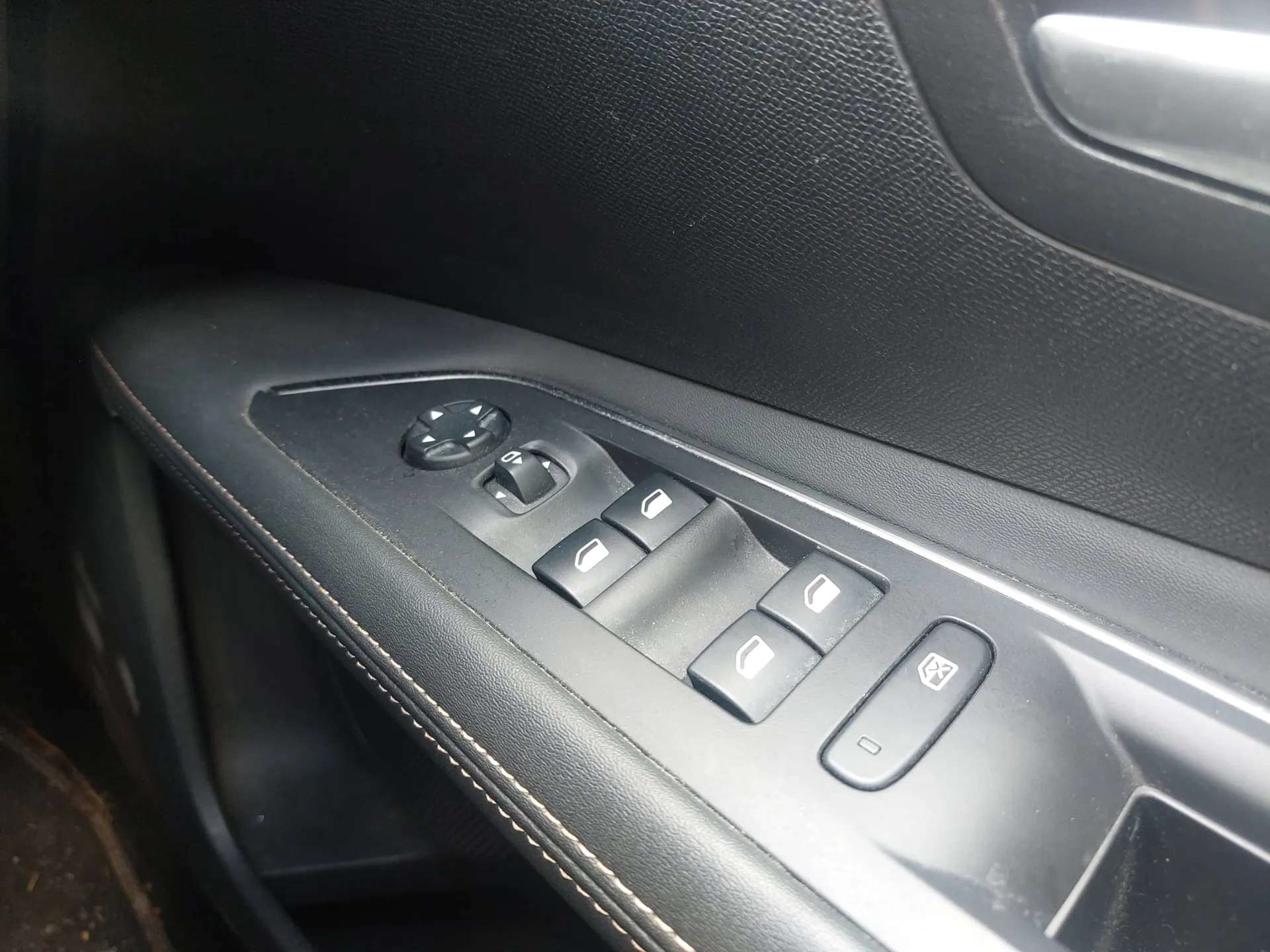 2019 PEUGEOT 3008 2019 PEUGEOT 3008
