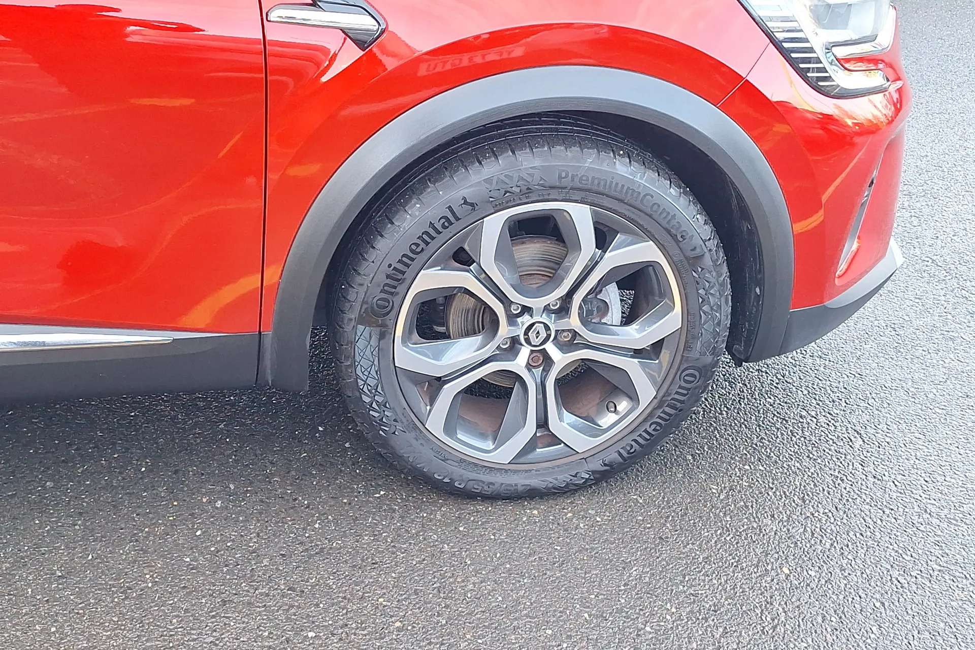 A 2022 RENAULT CAPTUR 1.3 TCE 140 SE Edition 5dr EDC A 2022 RENAULT CAPTUR 1.3 TCE 140 SE Edition 5dr EDC