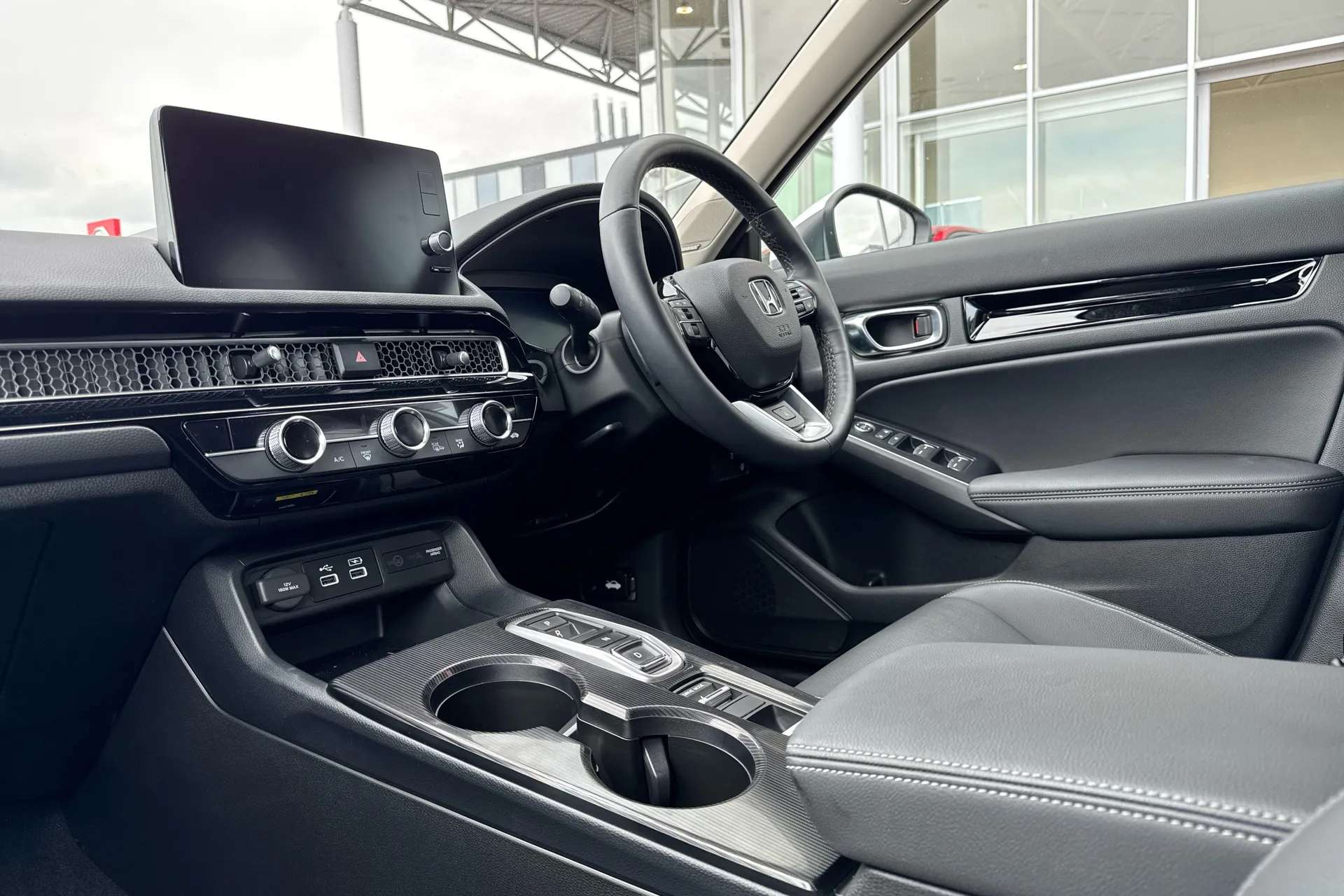A 2024 HONDA CIVIC 2.0 eHEV Advance 5dr CVT A 2024 HONDA CIVIC 2.0 eHEV Advance 5dr CVT