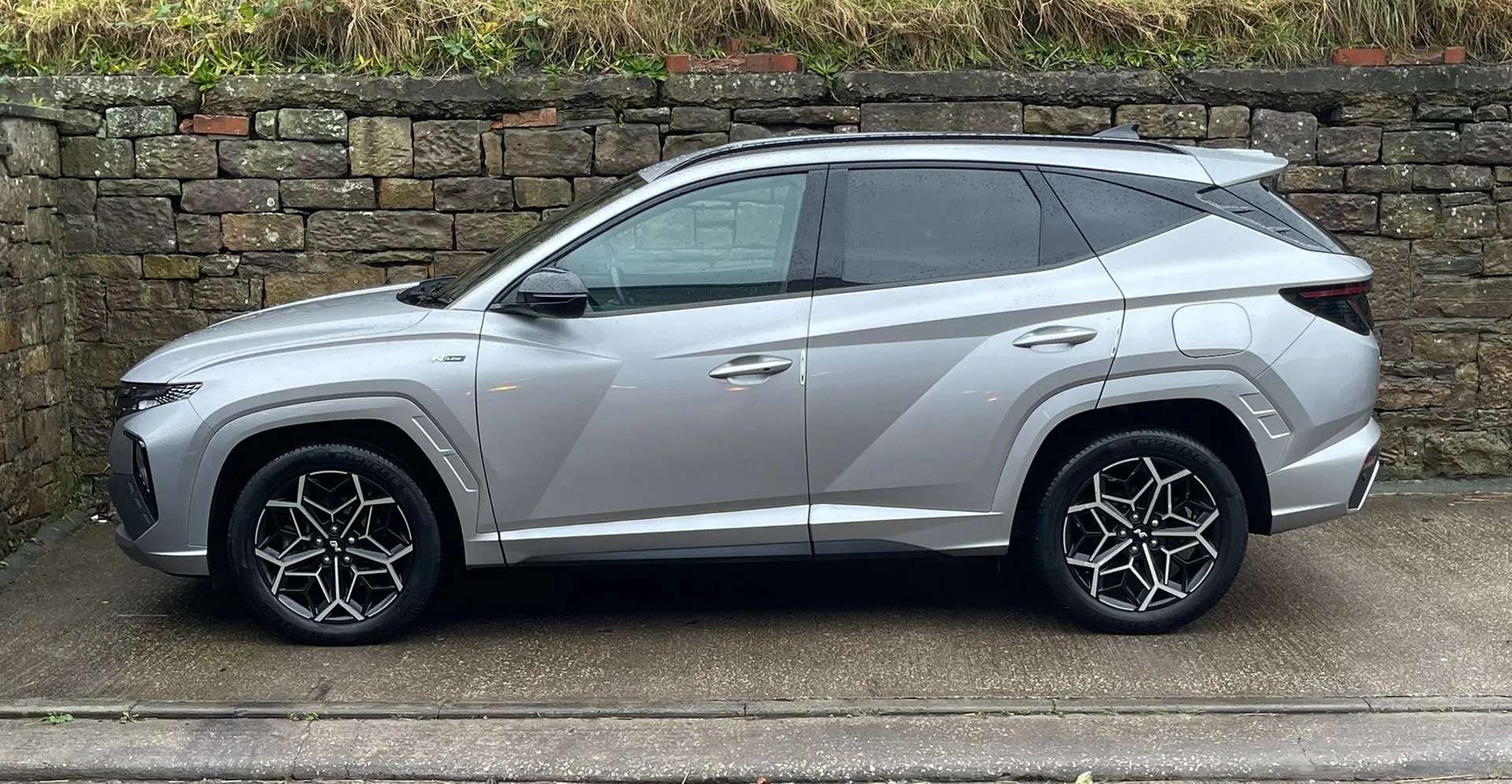 A 2023 HYUNDAI TUCSON 1.6 TGDi Hybrid 230 N Line 5dr 2WD Auto âNAVâCAMERAâHEATED SEATSâ A 2023 HYUNDAI TUCSON 1.6 TGDi Hybrid 230 N Line 5dr 2WD Auto âNAVâCAMERAâHEATED SEATSâ