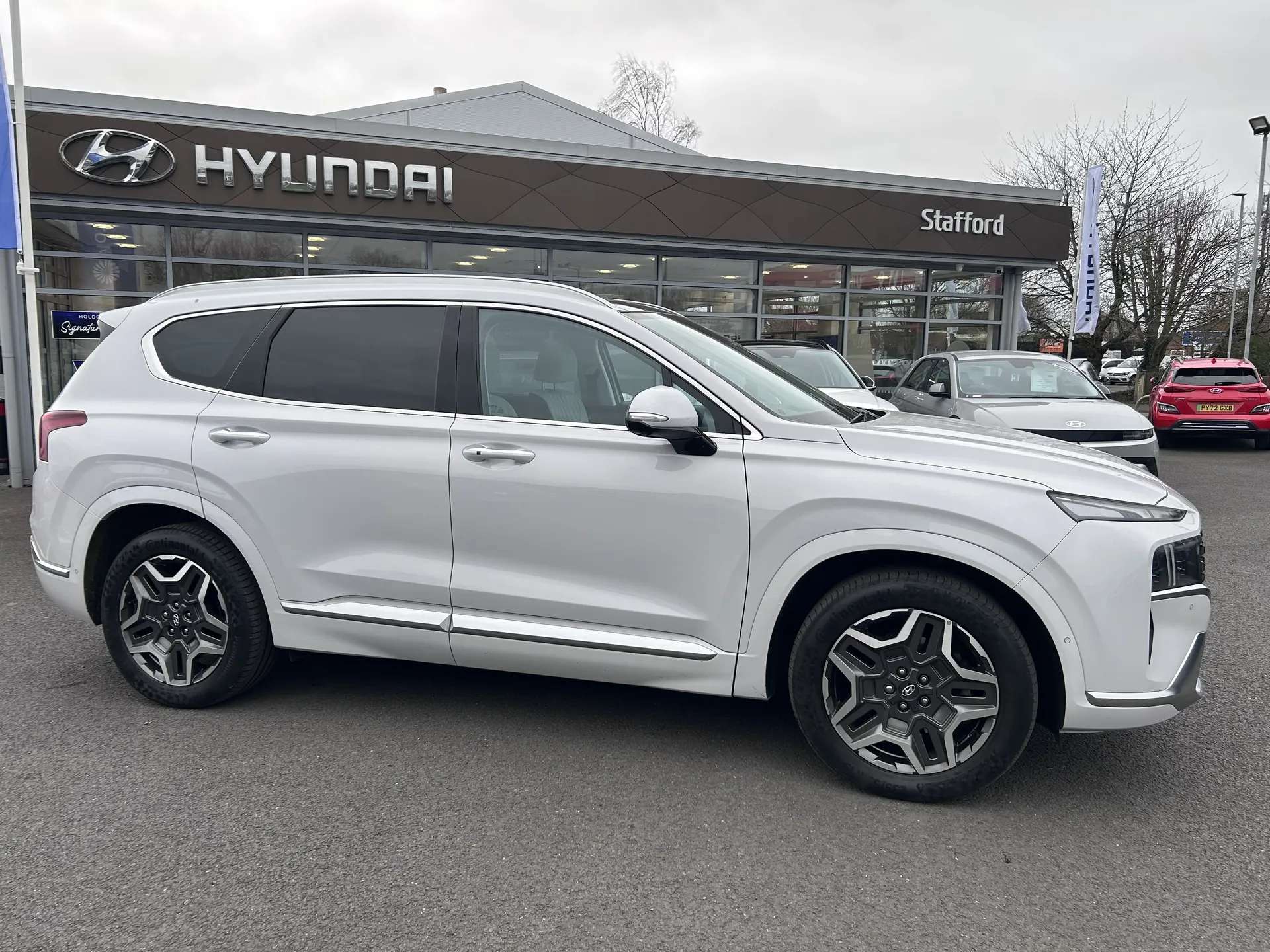 A 2021 HYUNDAI SANTA FE 1.6 TGDi Plug-in Hybrid Ultimate 5dr 4WD Auto A 2021 HYUNDAI SANTA FE 1.6 TGDi Plug-in Hybrid Ultimate 5dr 4WD Auto