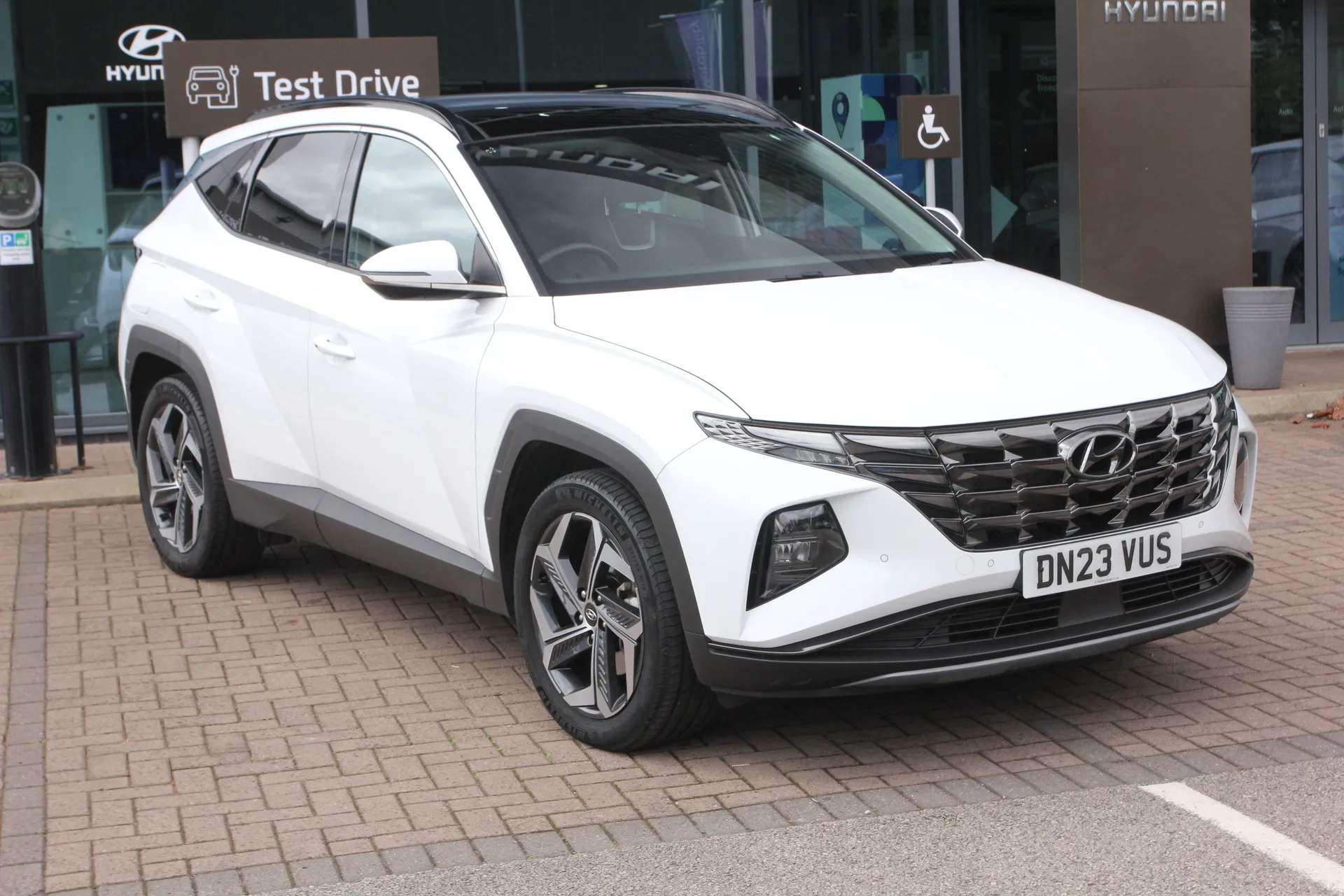 A 2023 HYUNDAI TUCSON 1.6 TGDi Plug-in Hybrid Ultimate 5dr 4WD Auto ZERO DEPOSIT FINANCE AVAILABLE A 2023 HYUNDAI TUCSON 1.6 TGDi Plug-in Hybrid Ultimate 5dr 4WD Auto ZERO DEPOSIT FINANCE AVAILABLE