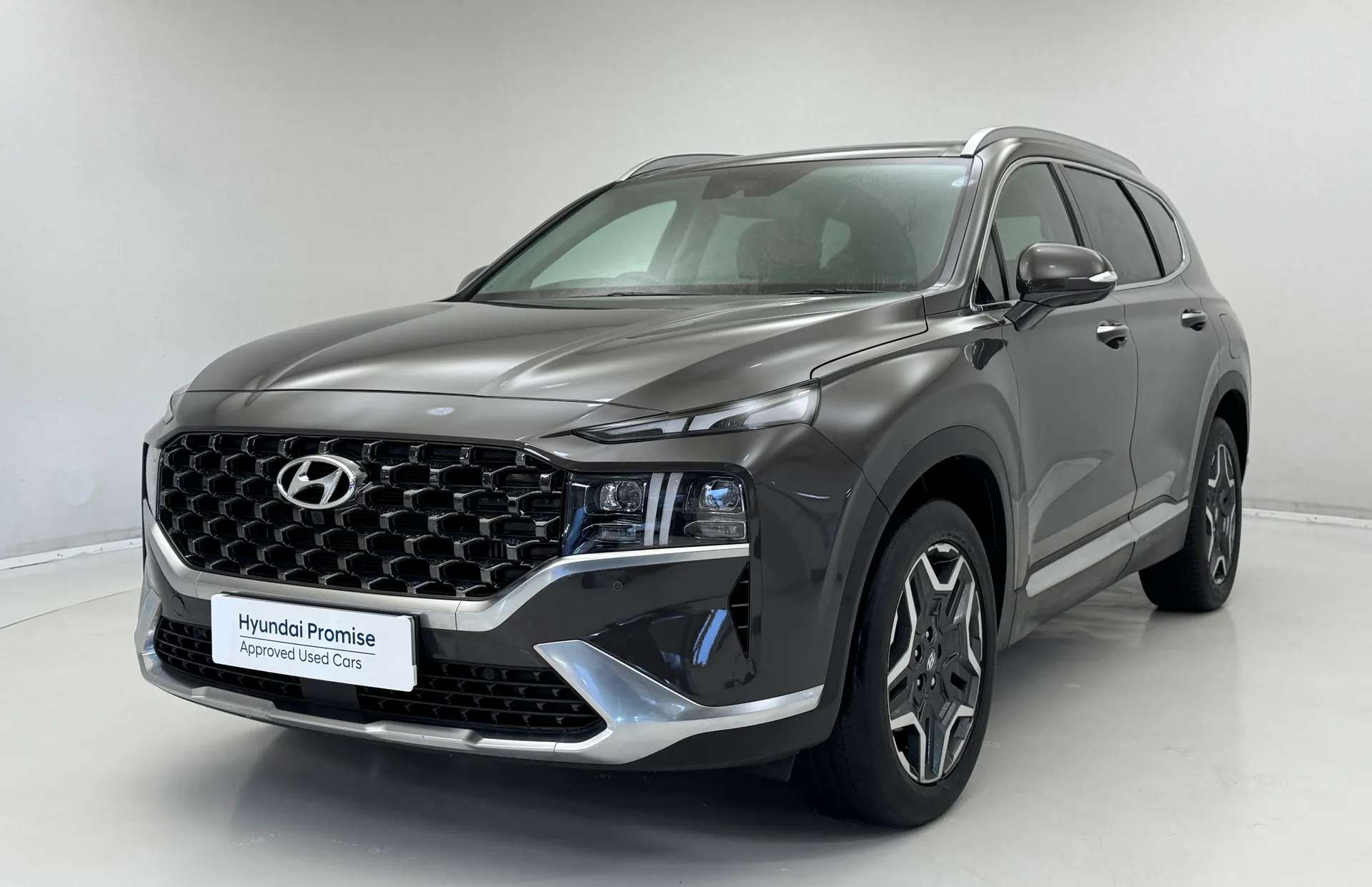 A 2023 HYUNDAI SANTA FE 1.6 TGDi Hybrid Ultimate 5dr 4WD Auto A 2023 HYUNDAI SANTA FE 1.6 TGDi Hybrid Ultimate 5dr 4WD Auto