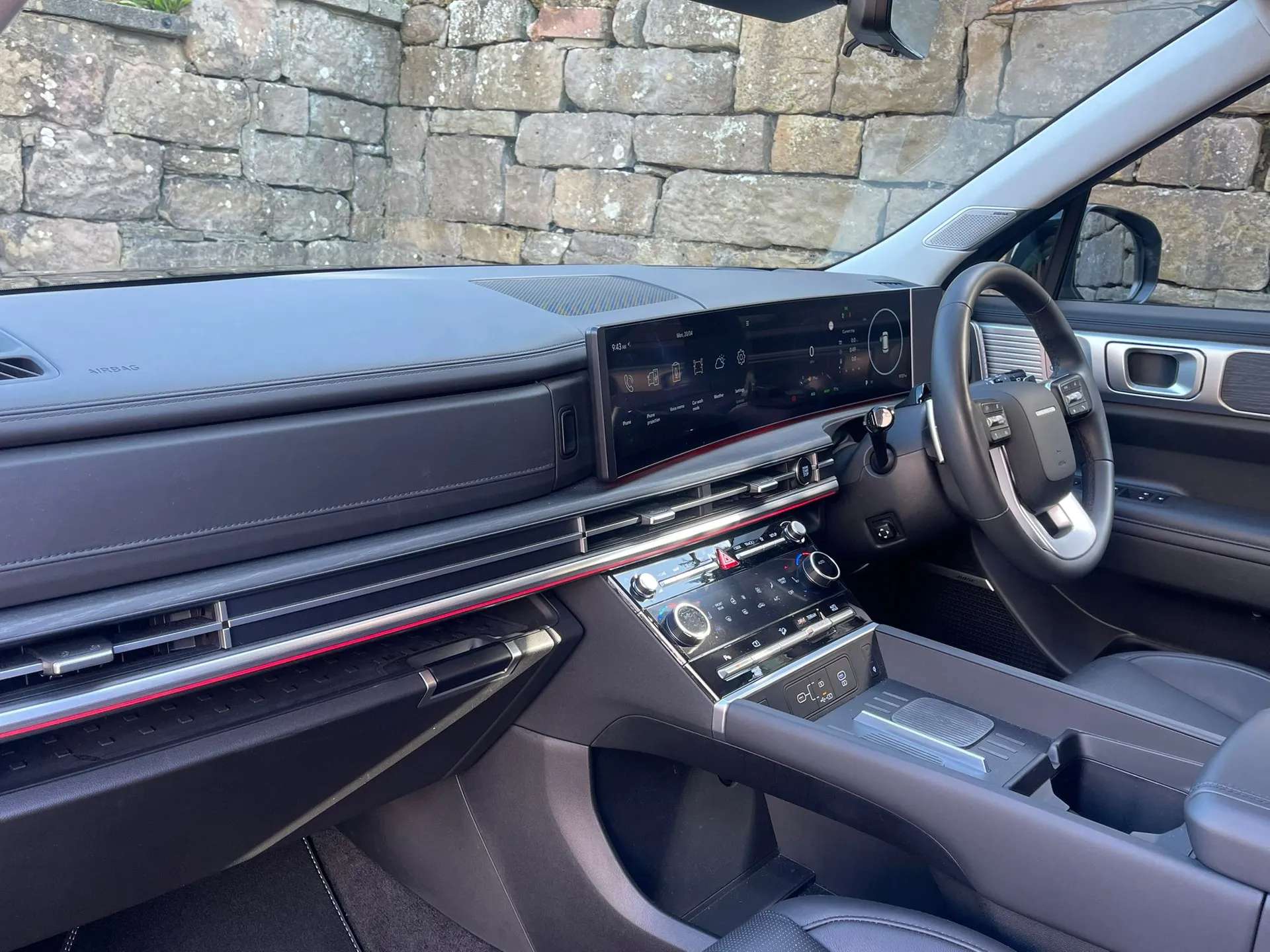 A 2024 HYUNDAI SANTA FE 1.6 TGDi Hybrid Ultimate 5dr 4WD Auto â4WDâCAMERAâNAVâ A 2024 HYUNDAI SANTA FE 1.6 TGDi Hybrid Ultimate 5dr 4WD Auto â4WDâCAMERAâNAVâ