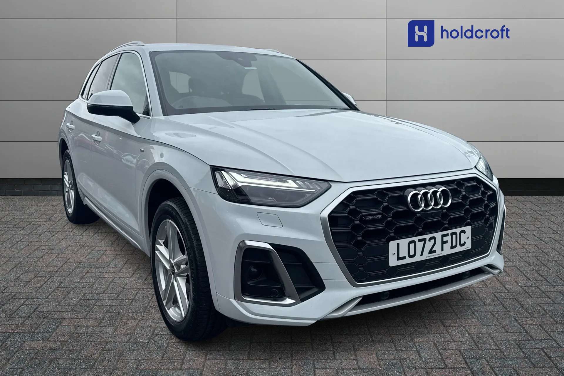 A 2022 AUDI Q5 40 TDI Quattro S Line 5dr S Tronic A 2022 AUDI Q5 40 TDI Quattro S Line 5dr S Tronic